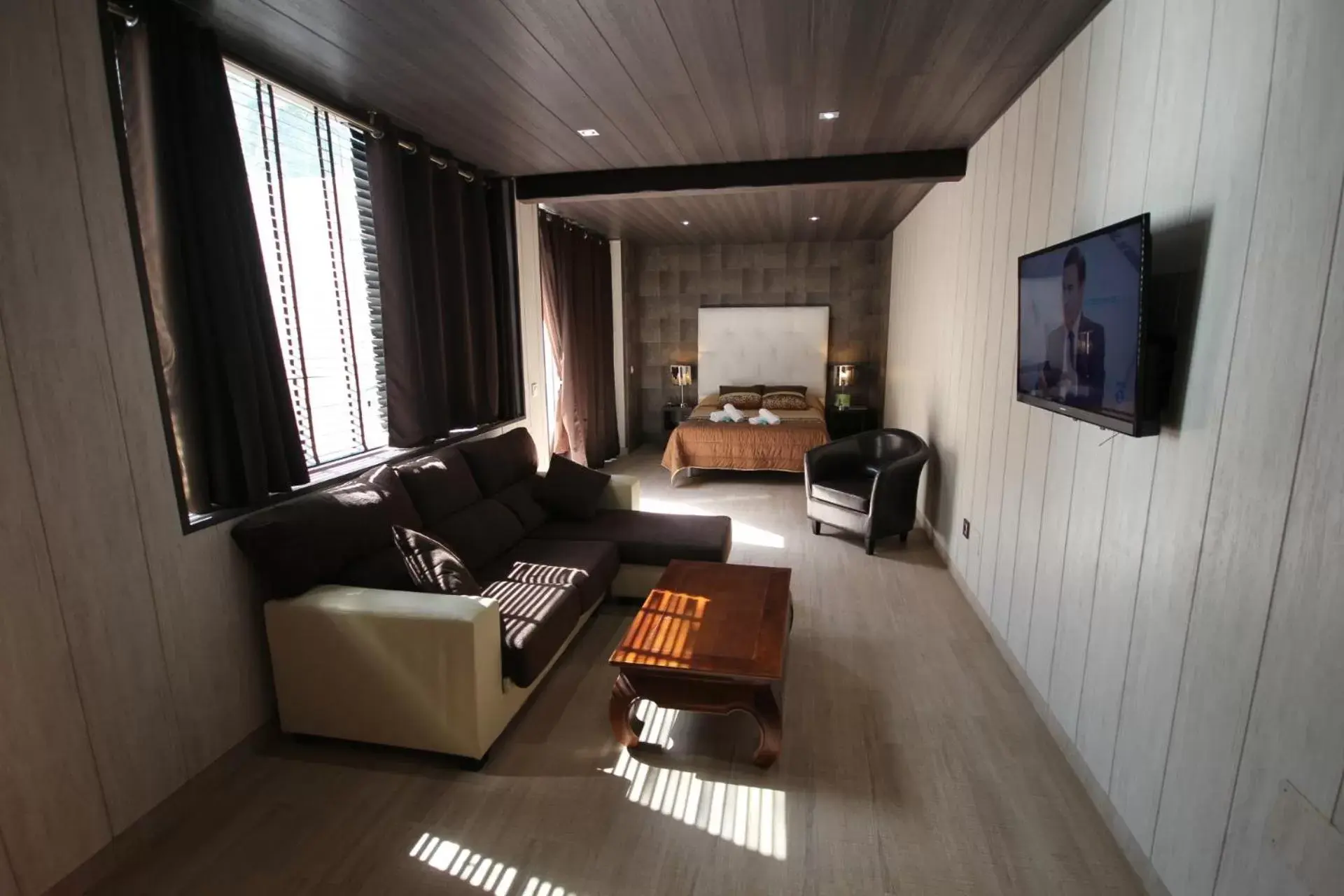 Photo of the whole room, Seating Area in Hotel Copacabana Tarifa Beach