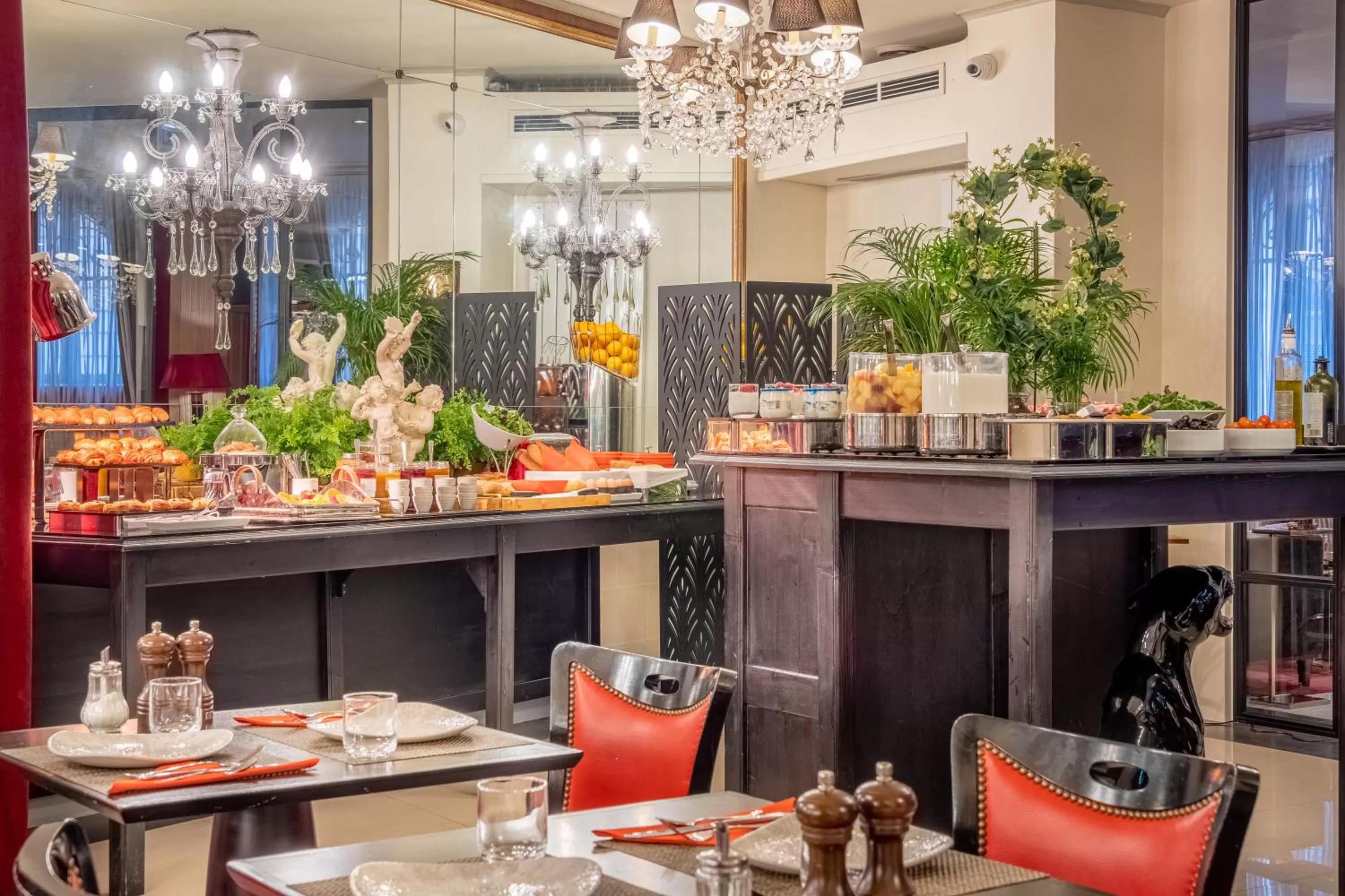 Breakfast in Hotel Trianon Rive Gauche