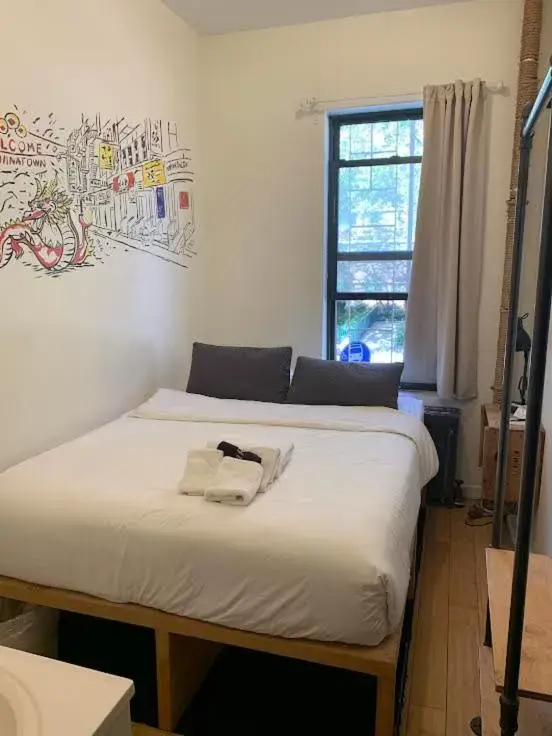 Bed in Chelsea Rooms NYC