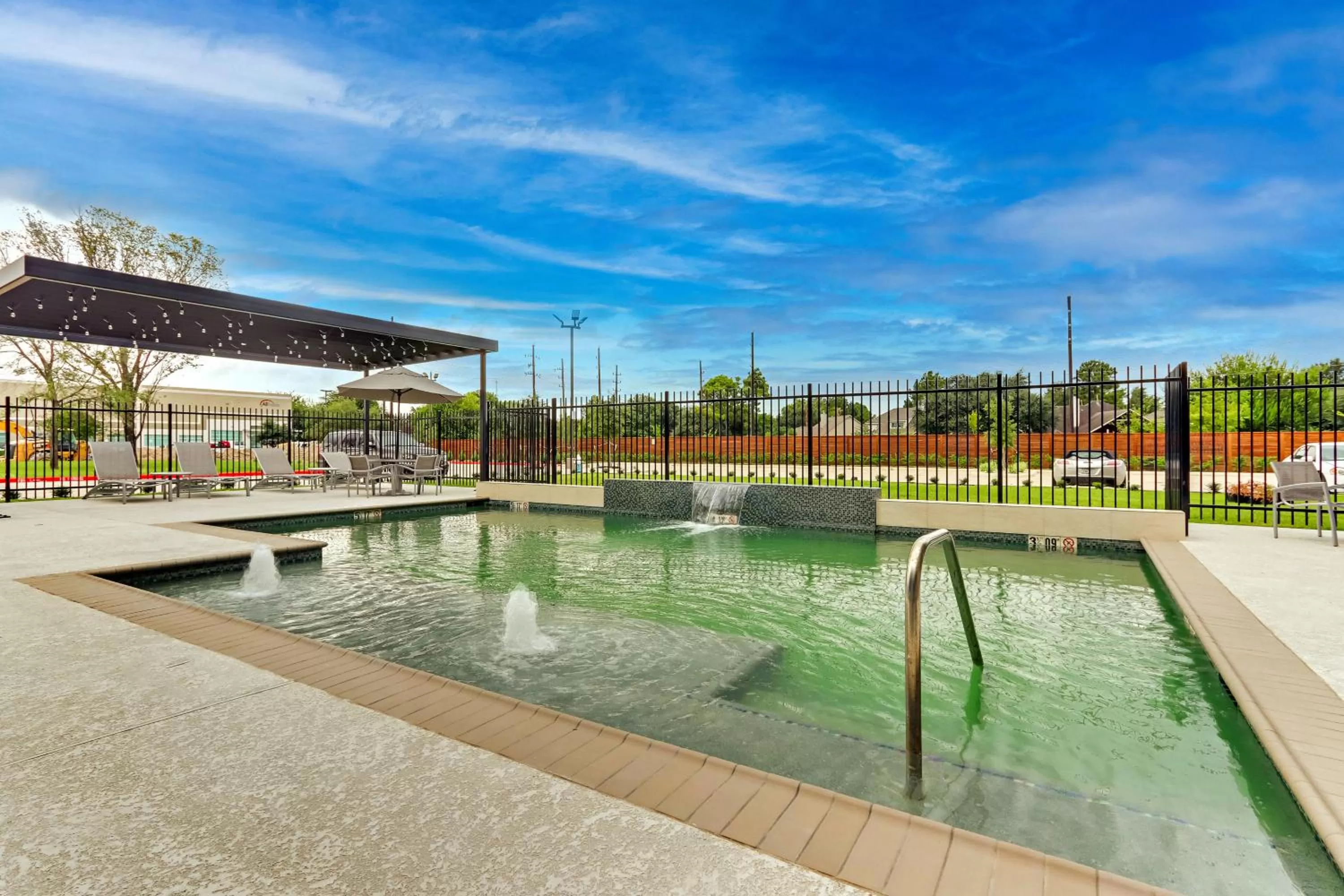 Swimming pool in TownePlace Suites by Marriott Houston Northwest Beltway 8