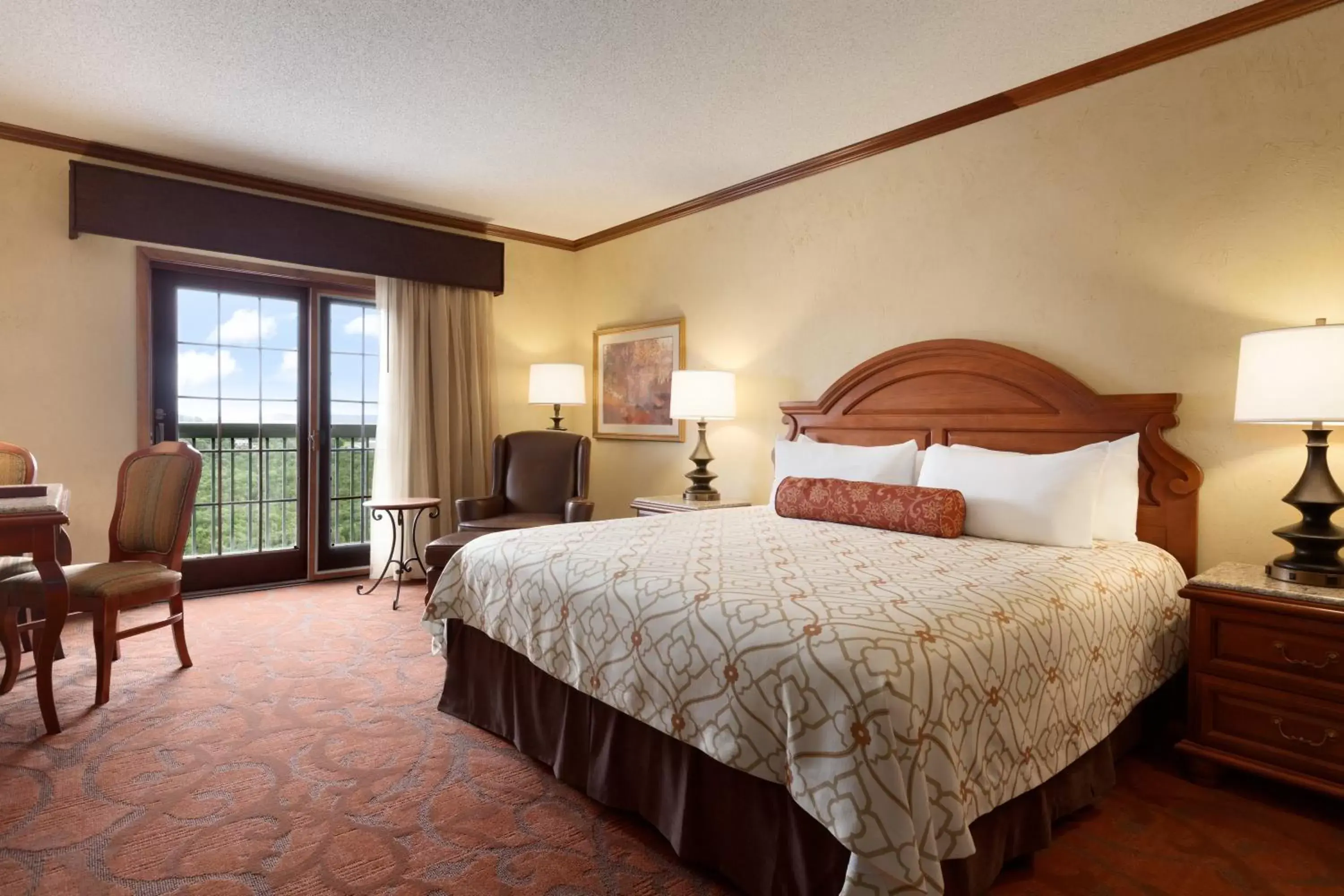 Bedroom, Bed in Chateau on the Lake Resort Spa and Convention Center