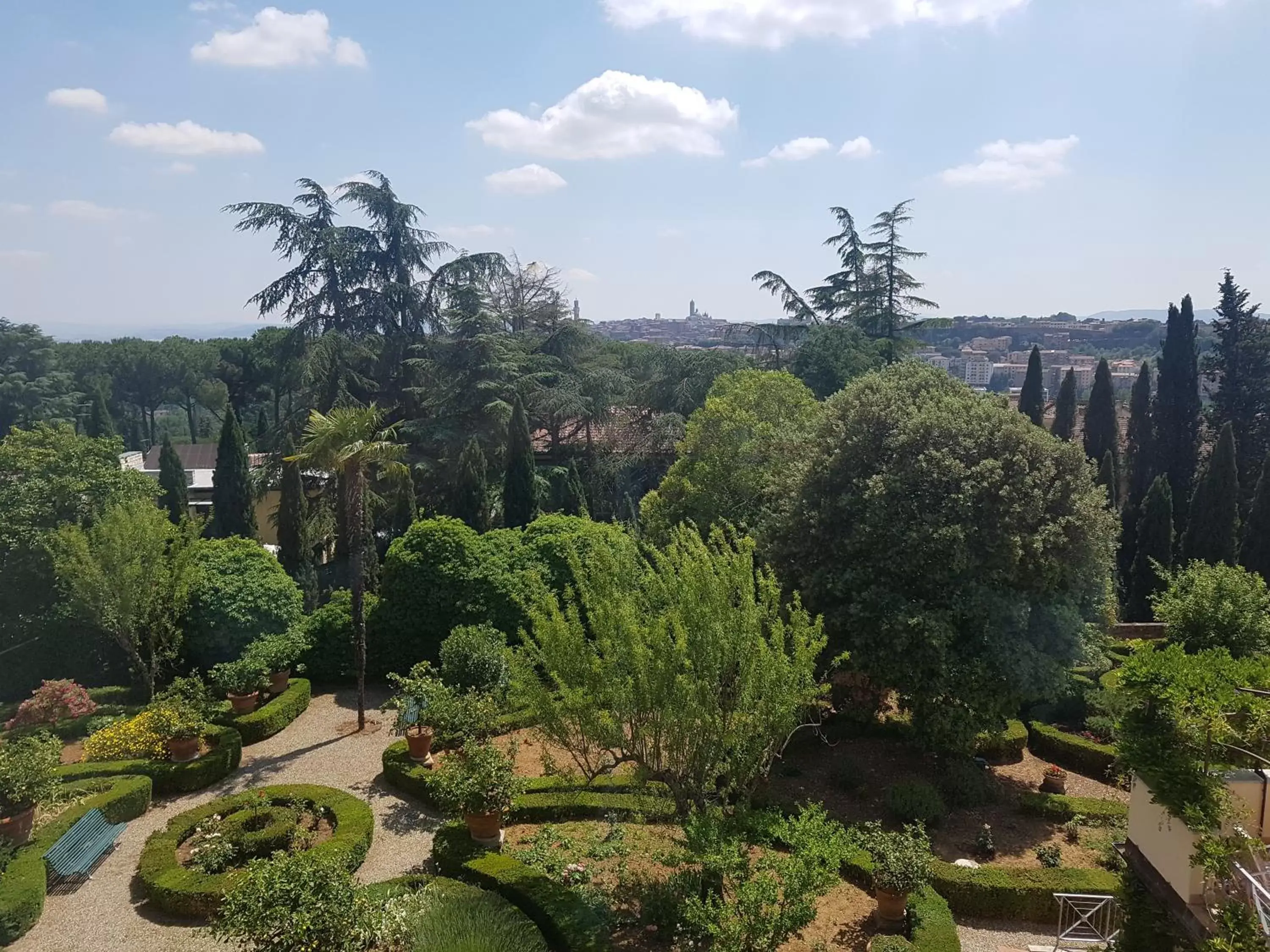 Garden in Villa Scacciapensieri Boutique Hotel