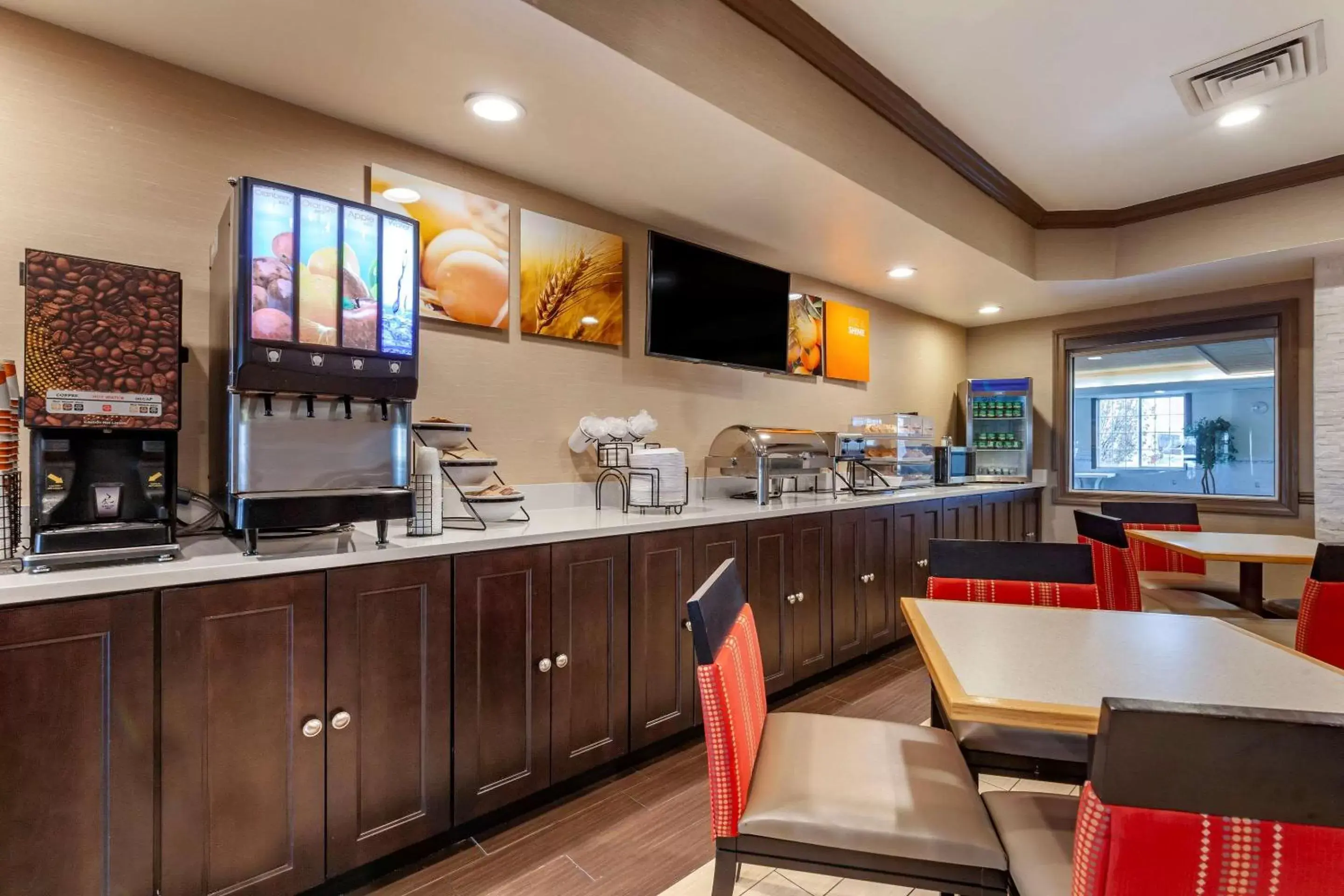 Restaurant/Places to Eat in Comfort Inn & Suites Geneva- West Chicago