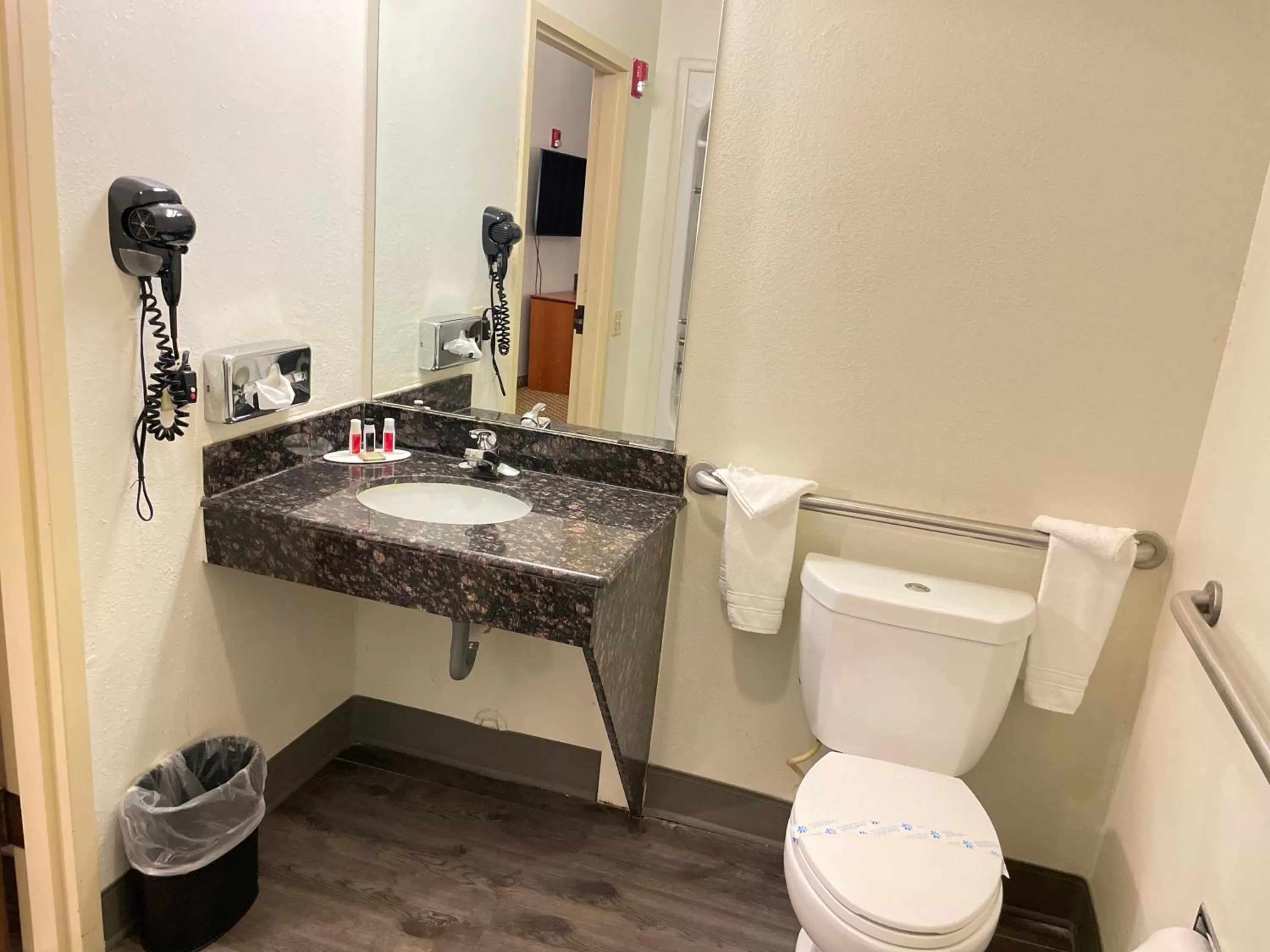 Bathroom in Super 8 by Wyndham Fort Worth Downtown South