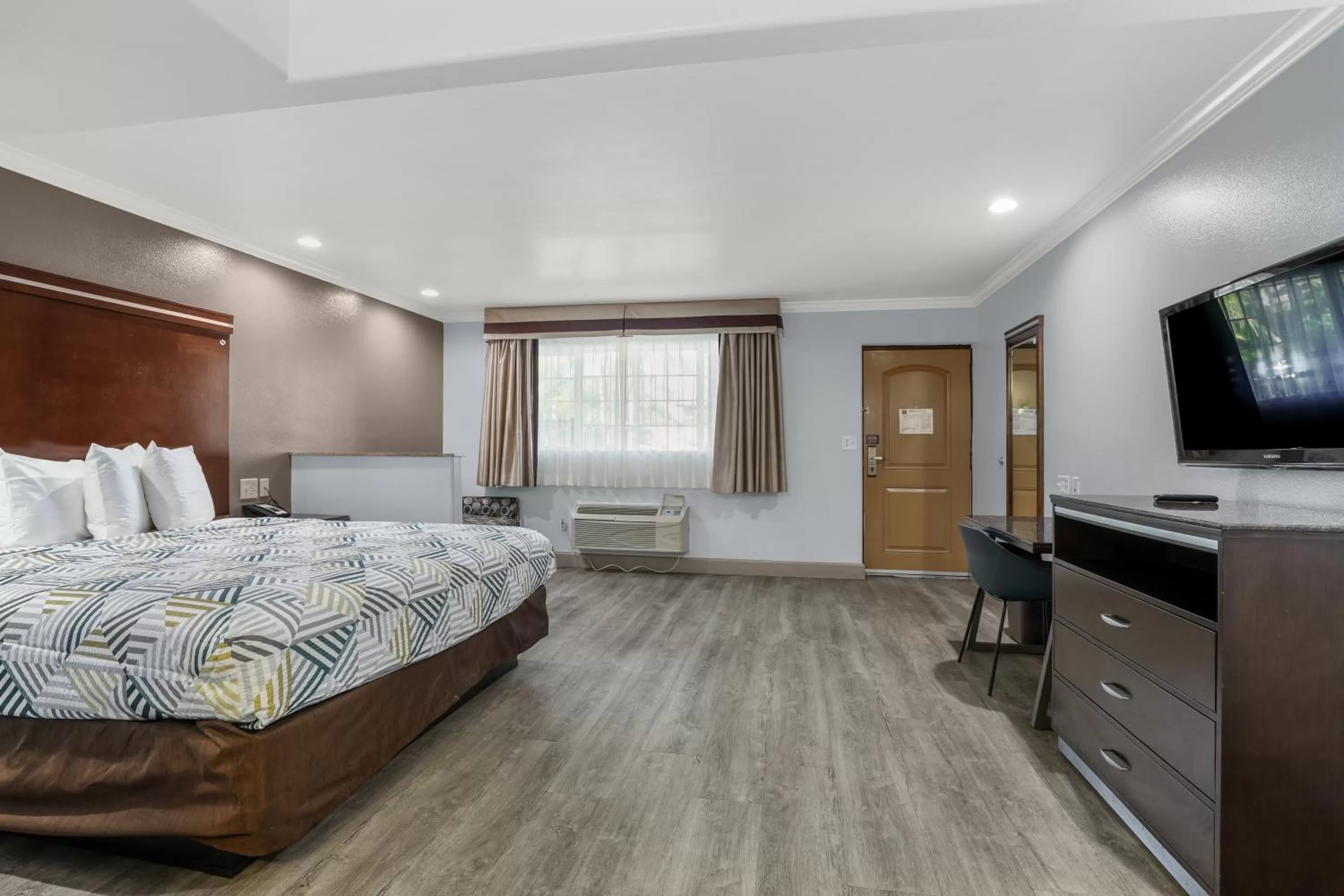 Bed in Motel 6 Carlsbad, Ca- North