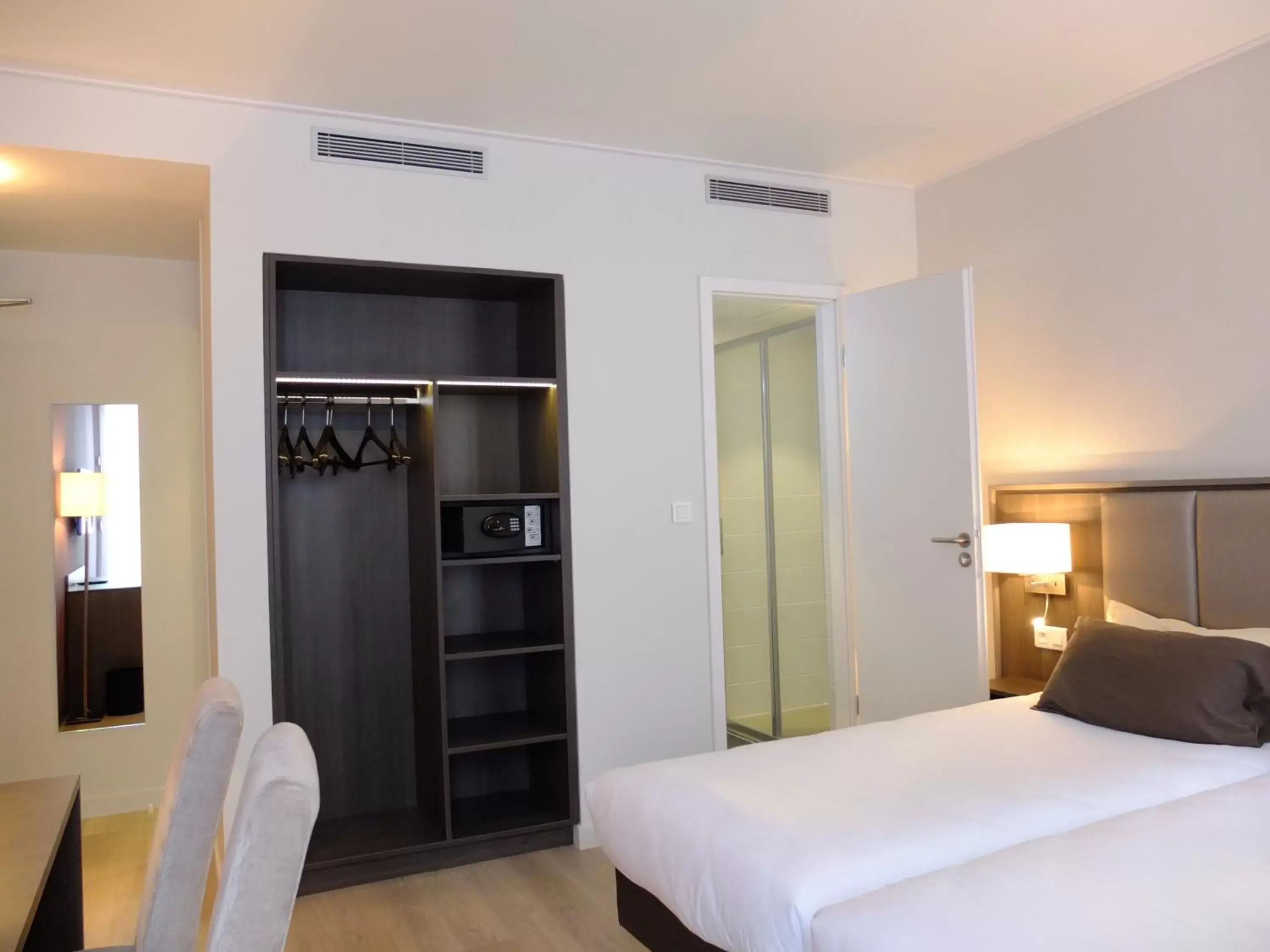 Bed, Room Photo in Hotel de Flore