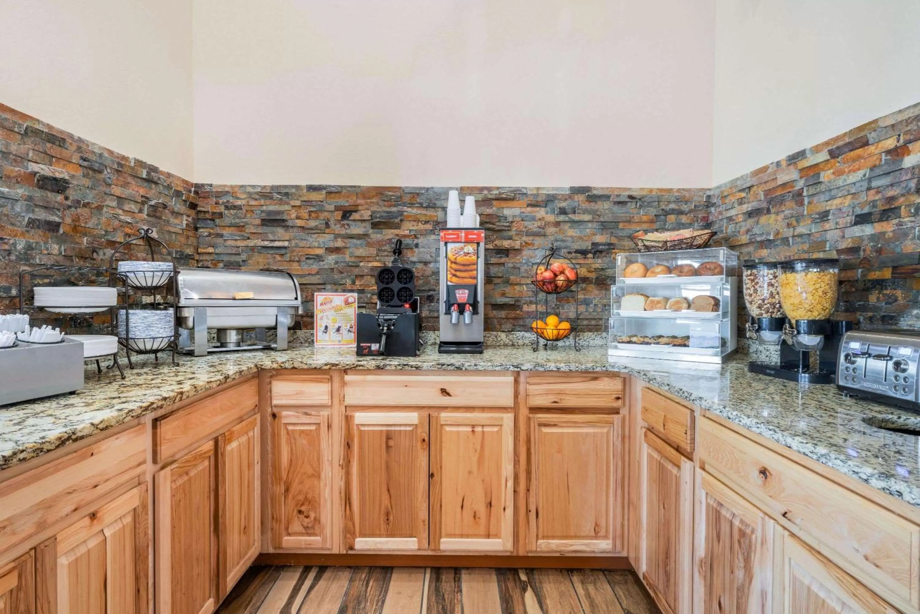 Restaurant/places to eat in La Quinta by Wyndham Belgrade - Bozeman Airport