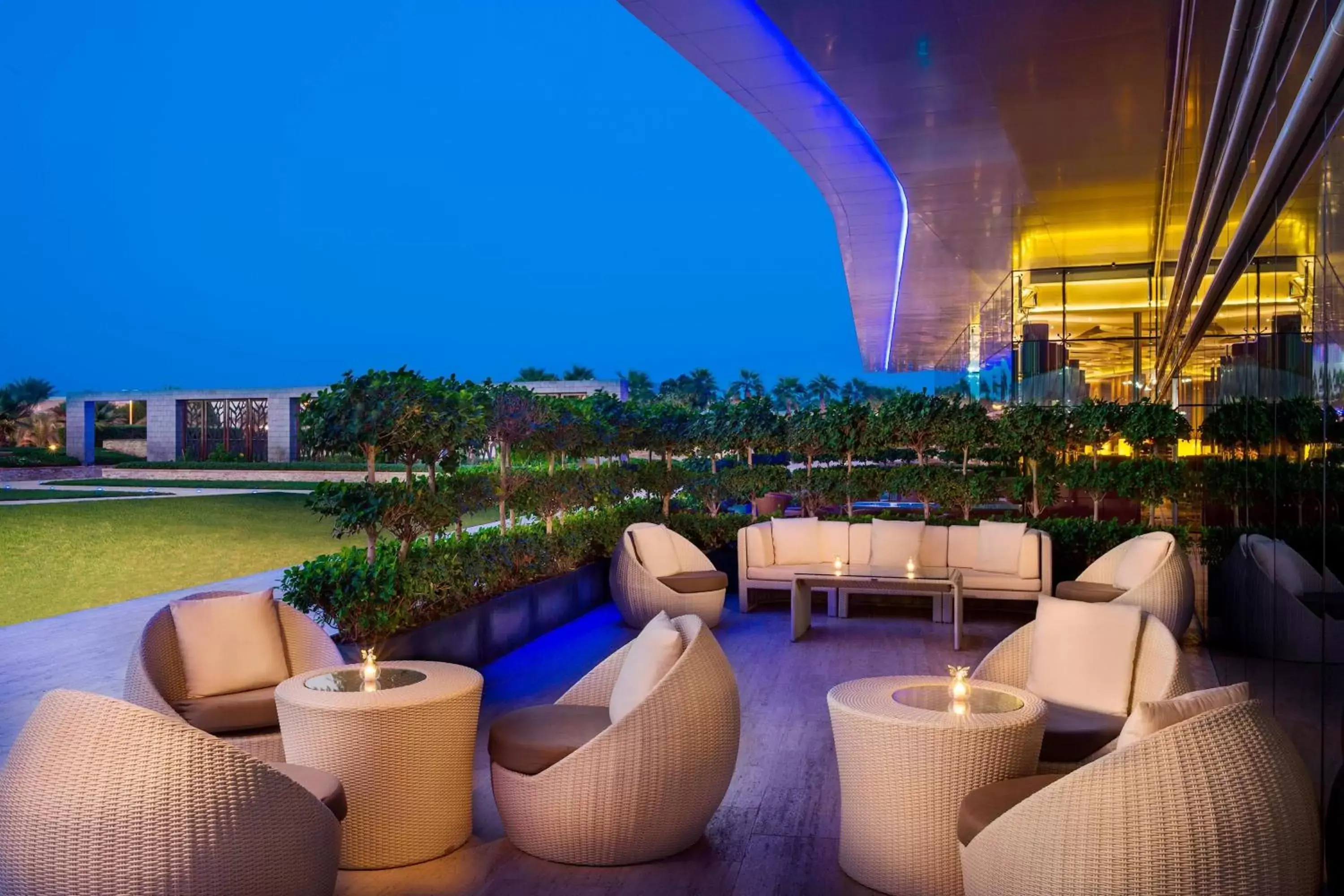 Lounge or bar in Marriott Hotel Al Forsan, Abu Dhabi