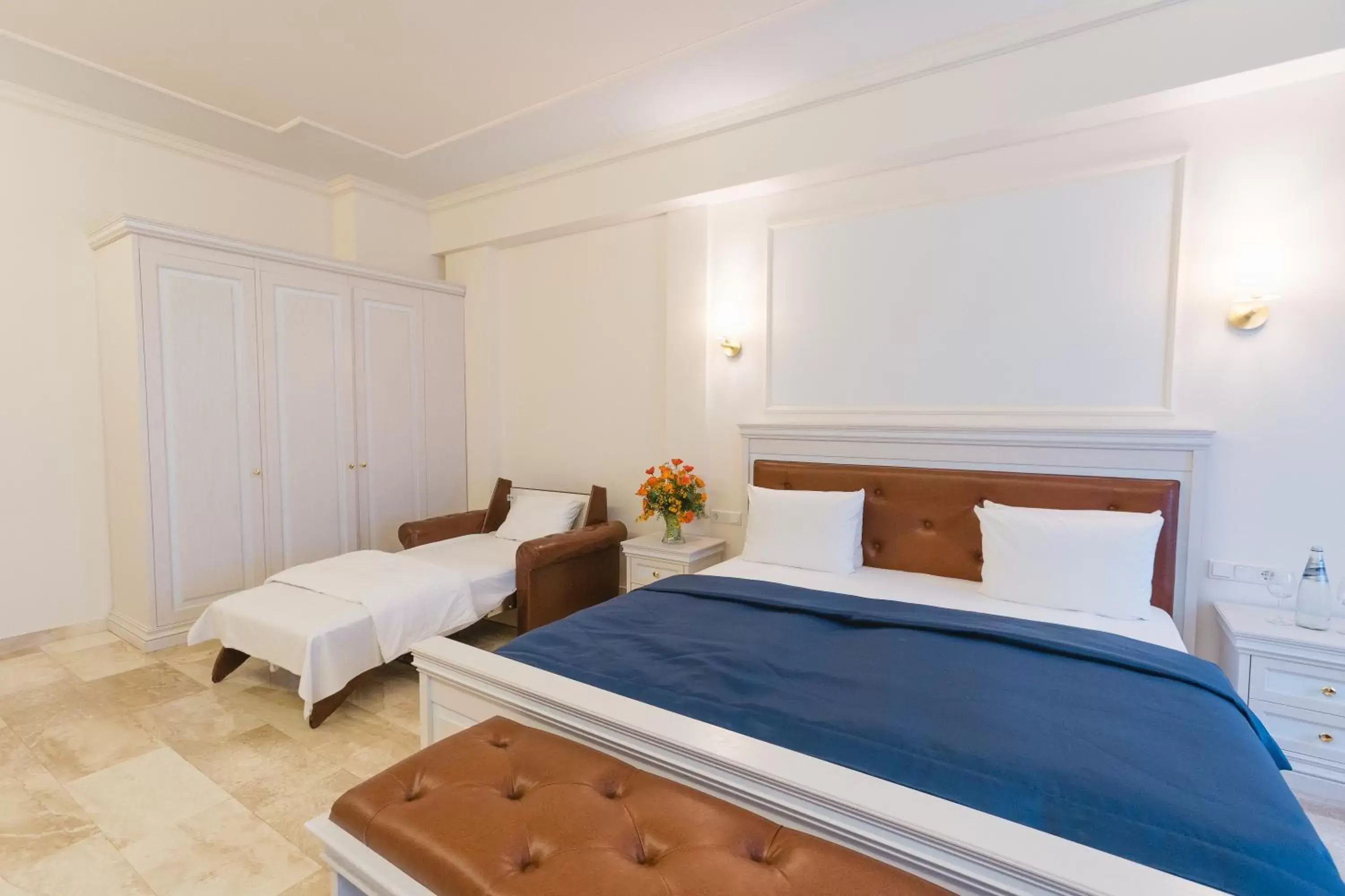 Facility for disabled guests, Bed in Grand Hotel Palladium