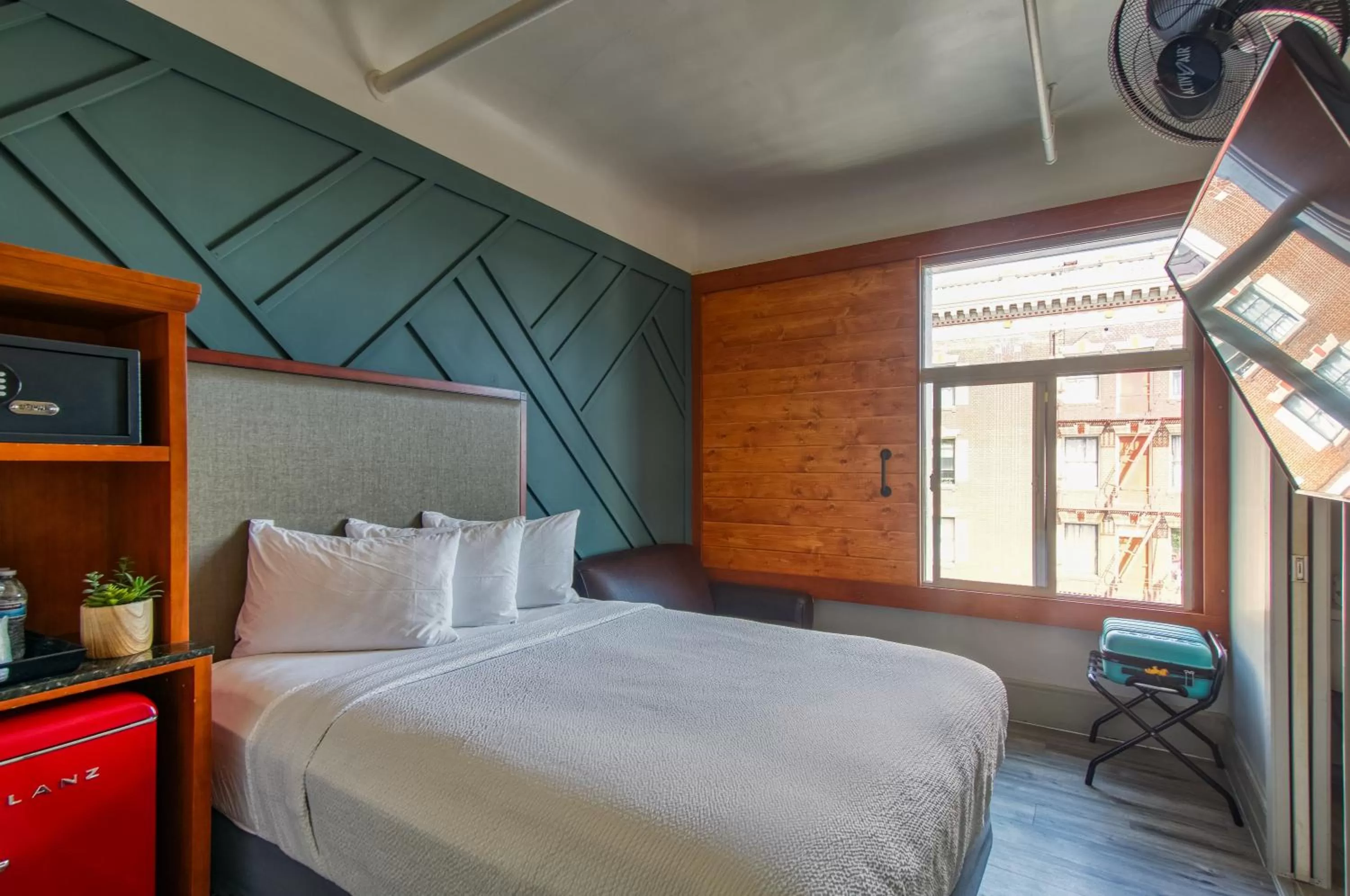 Photo of the whole room, Bed in Ram's Hotel