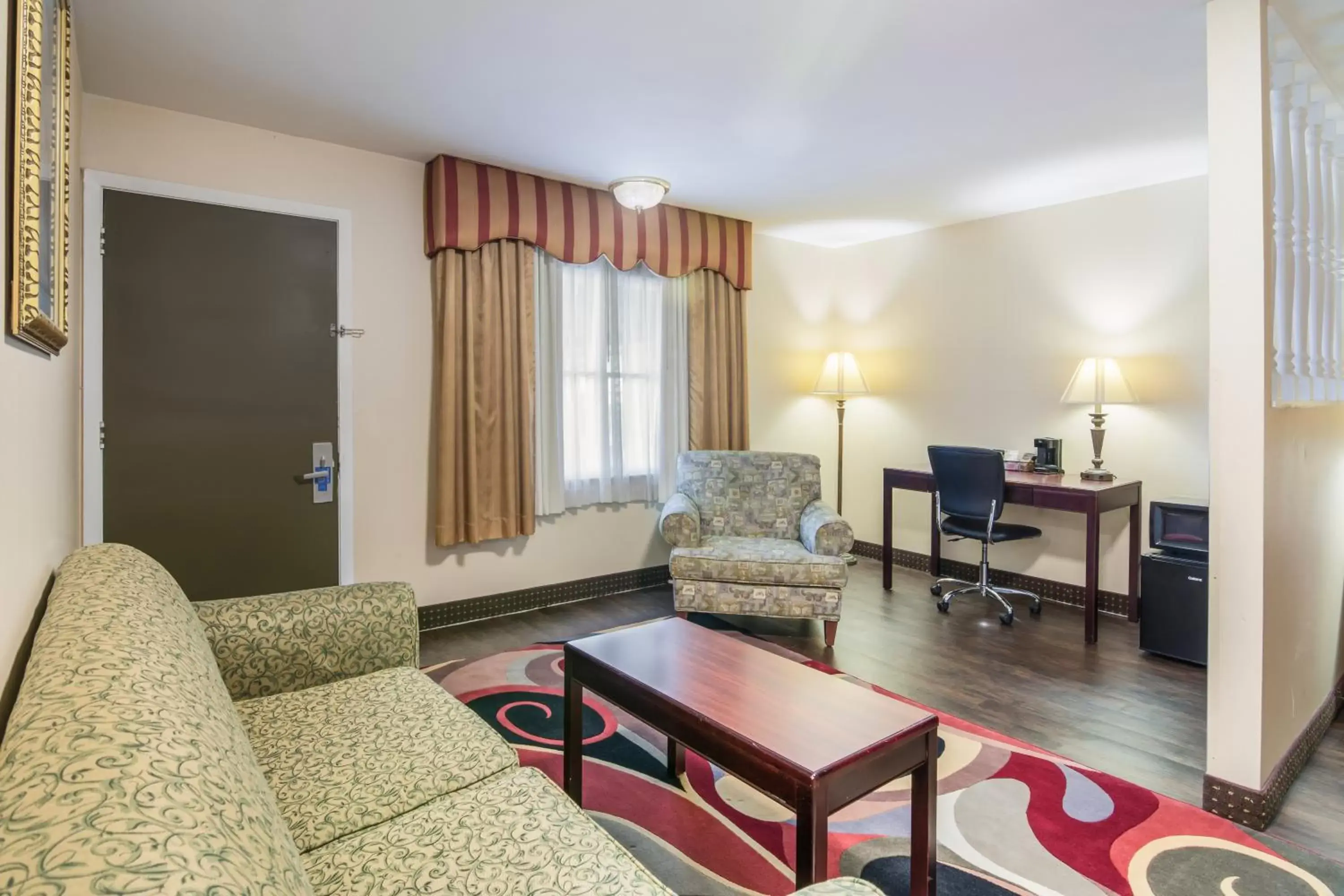 Seating Area in Rodeway Inn & Suites Weedsport NY