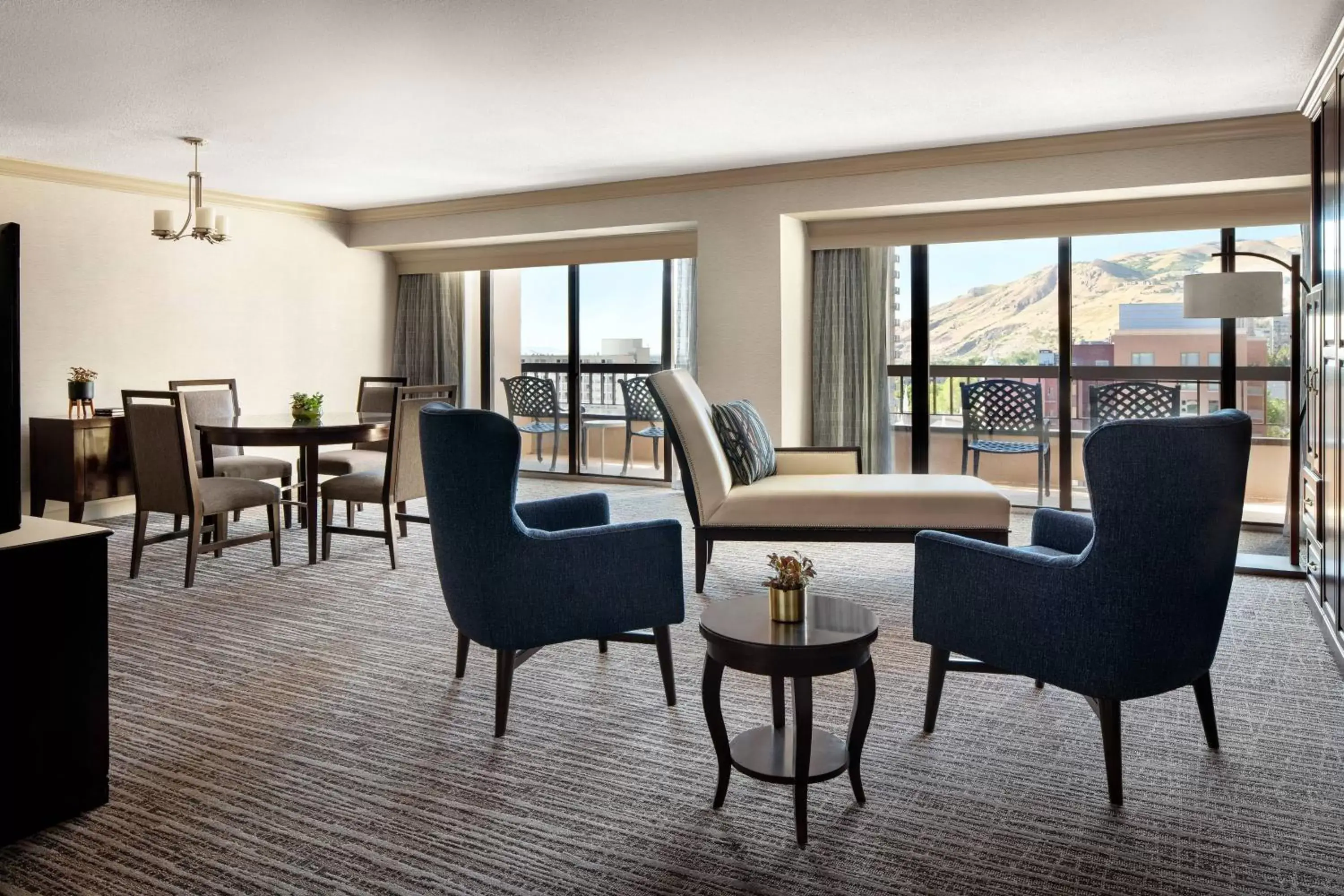 Photo of the whole room, Seating Area in Salt Lake Marriott Downtown at City Creek