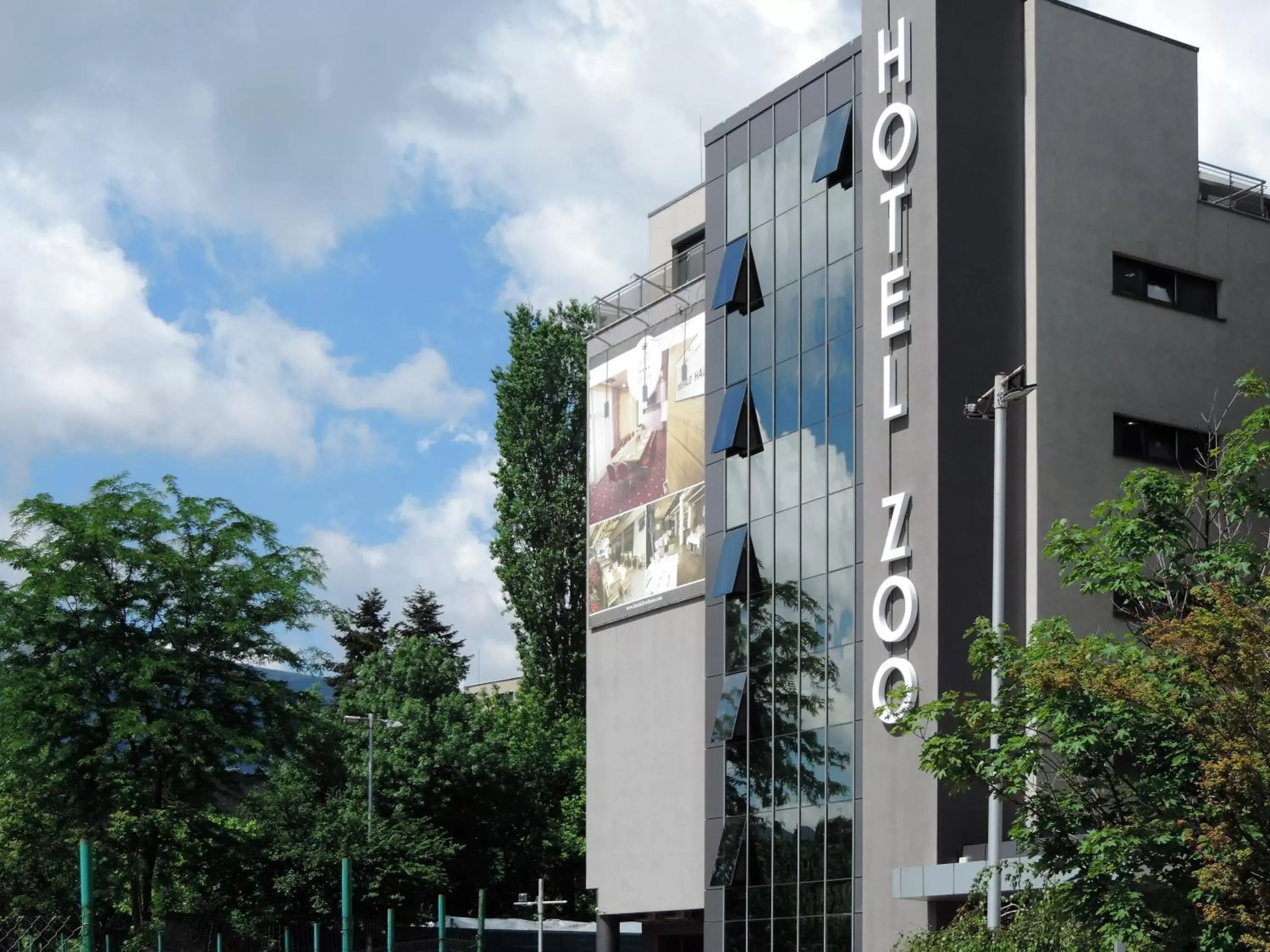 Property Building in Hotel ZOO Sofia - Secured Paid Parking