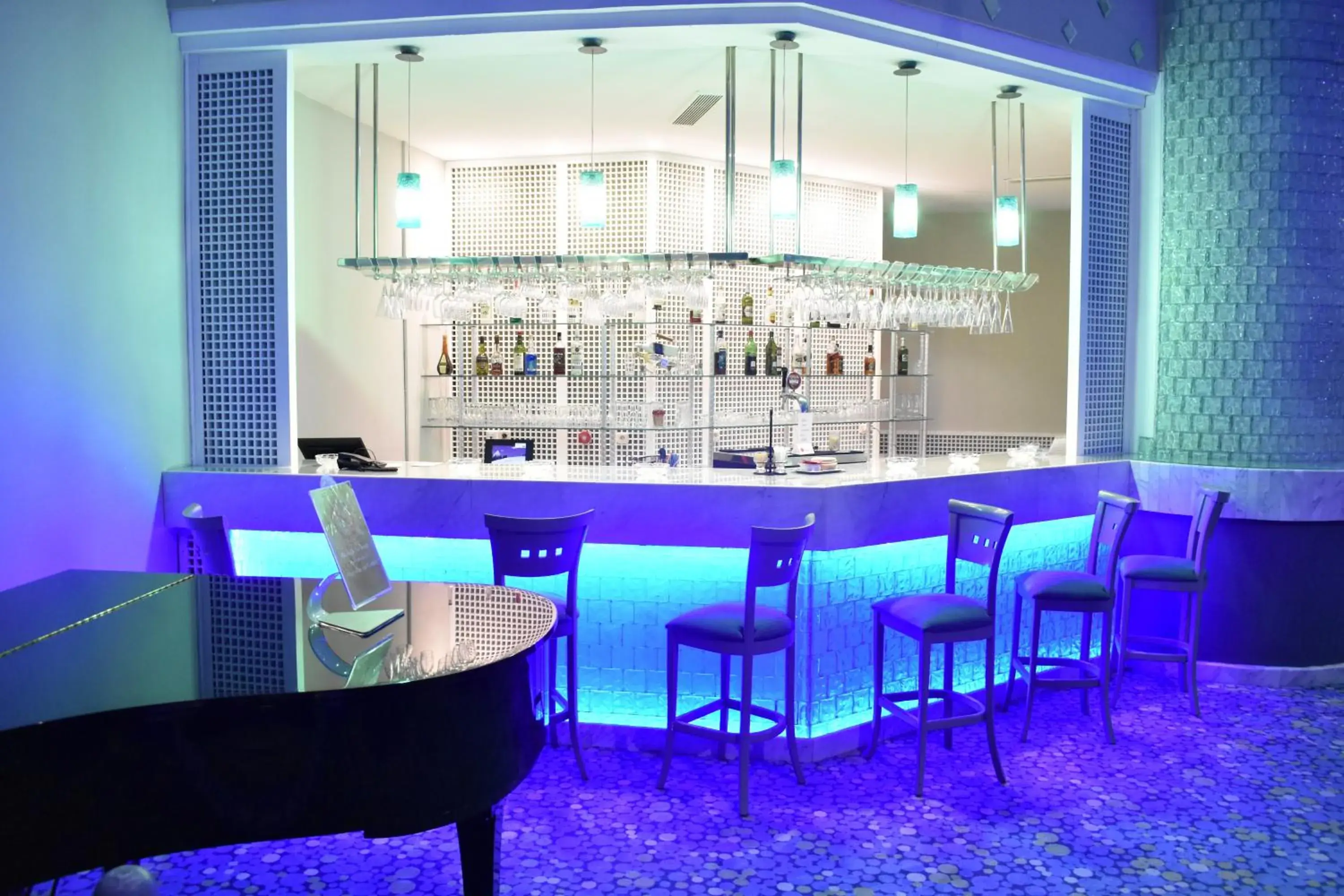 Lounge or bar in Ramada Plaza by Wyndham Tunis Lounge or bar in Ramada Plaza by Wyndham Tunis