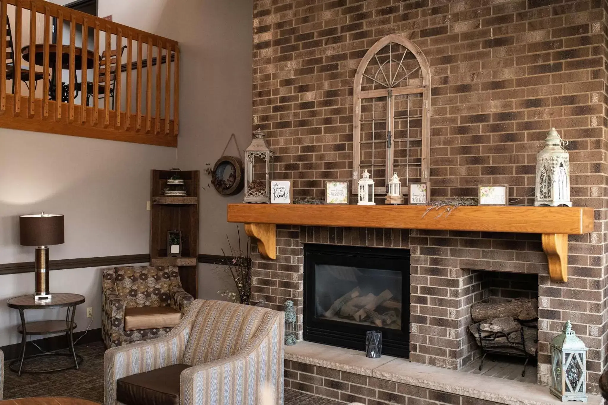 Lobby or reception, Seating Area in AmericInn by Wyndham Aberdeen Event Center