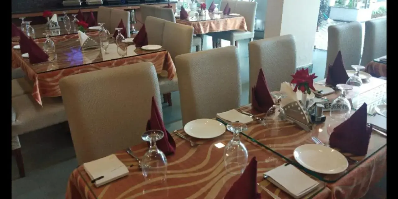 Restaurant/Places to Eat in Hotel Rama Trident