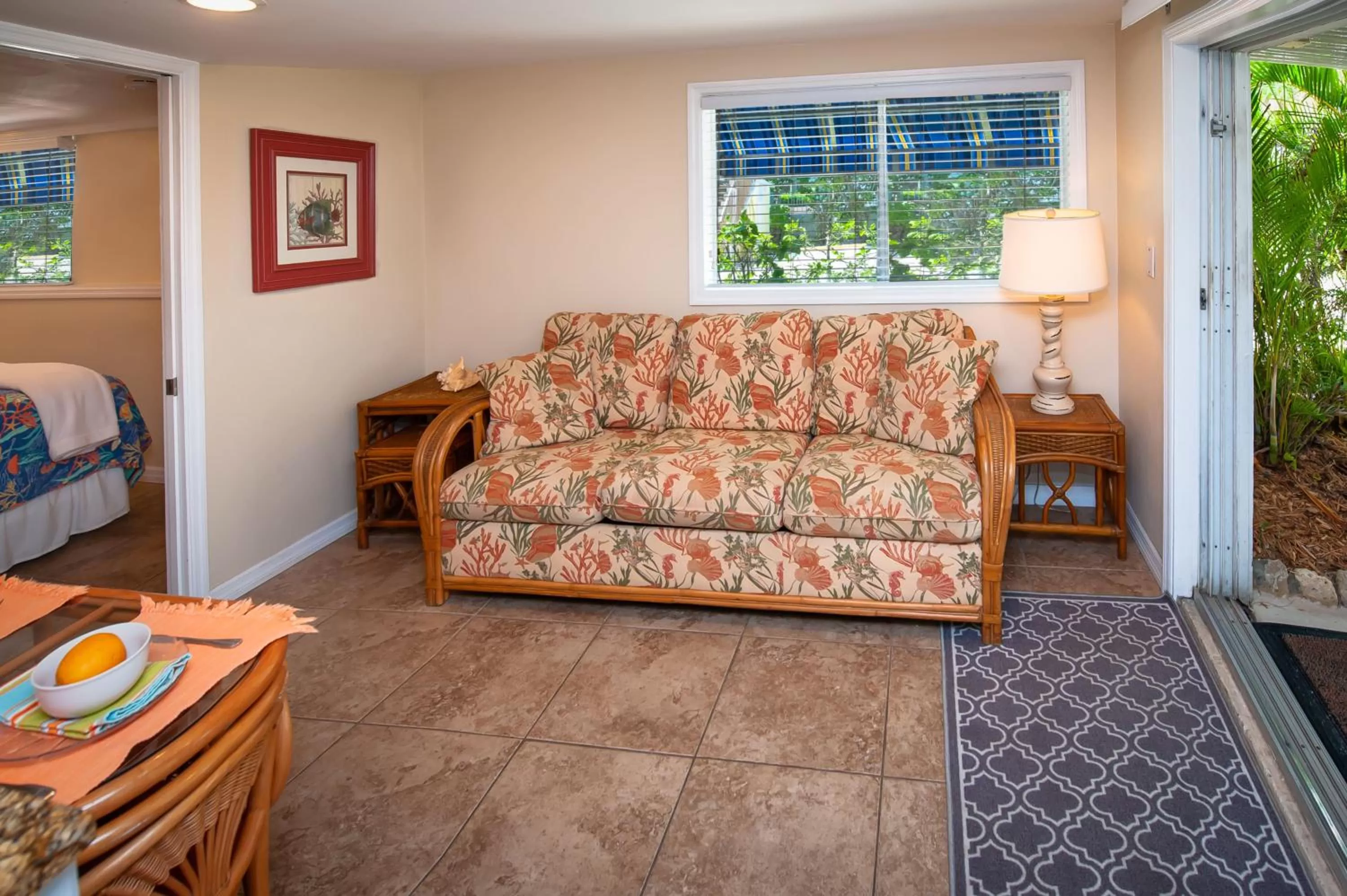 Living room in Cedar Cove Resort & Cottages