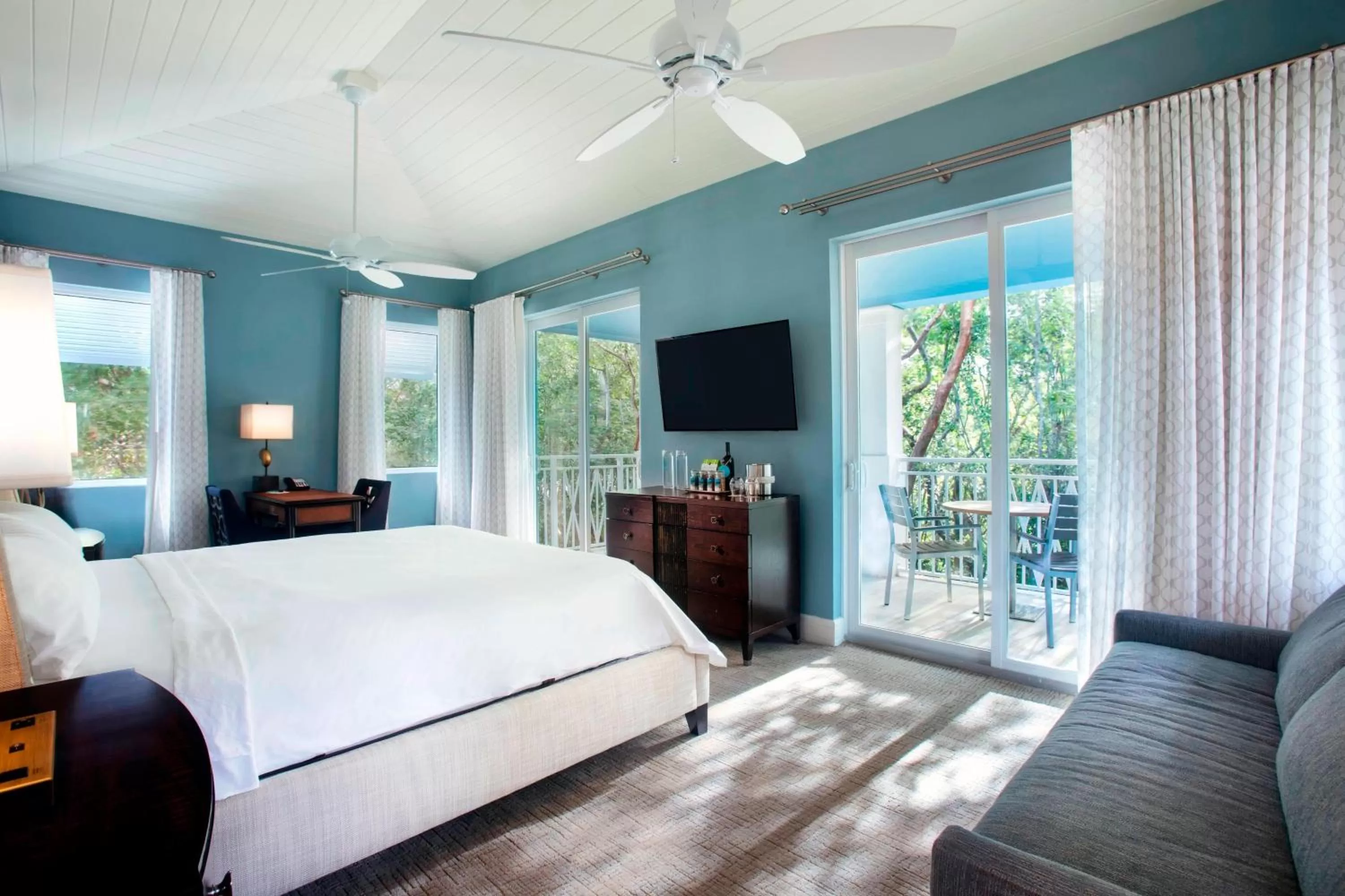Bedroom, Bed in Playa Largo Resort & Spa, Autograph Collection