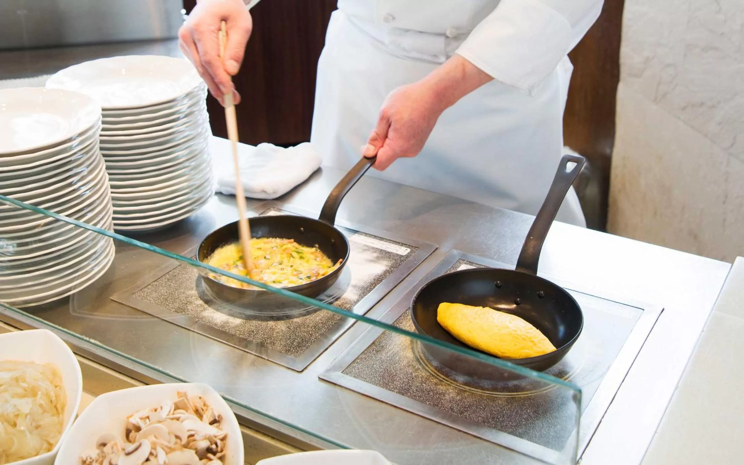 Buffet breakfast in Hotel Okura JR Huis Ten Bosch