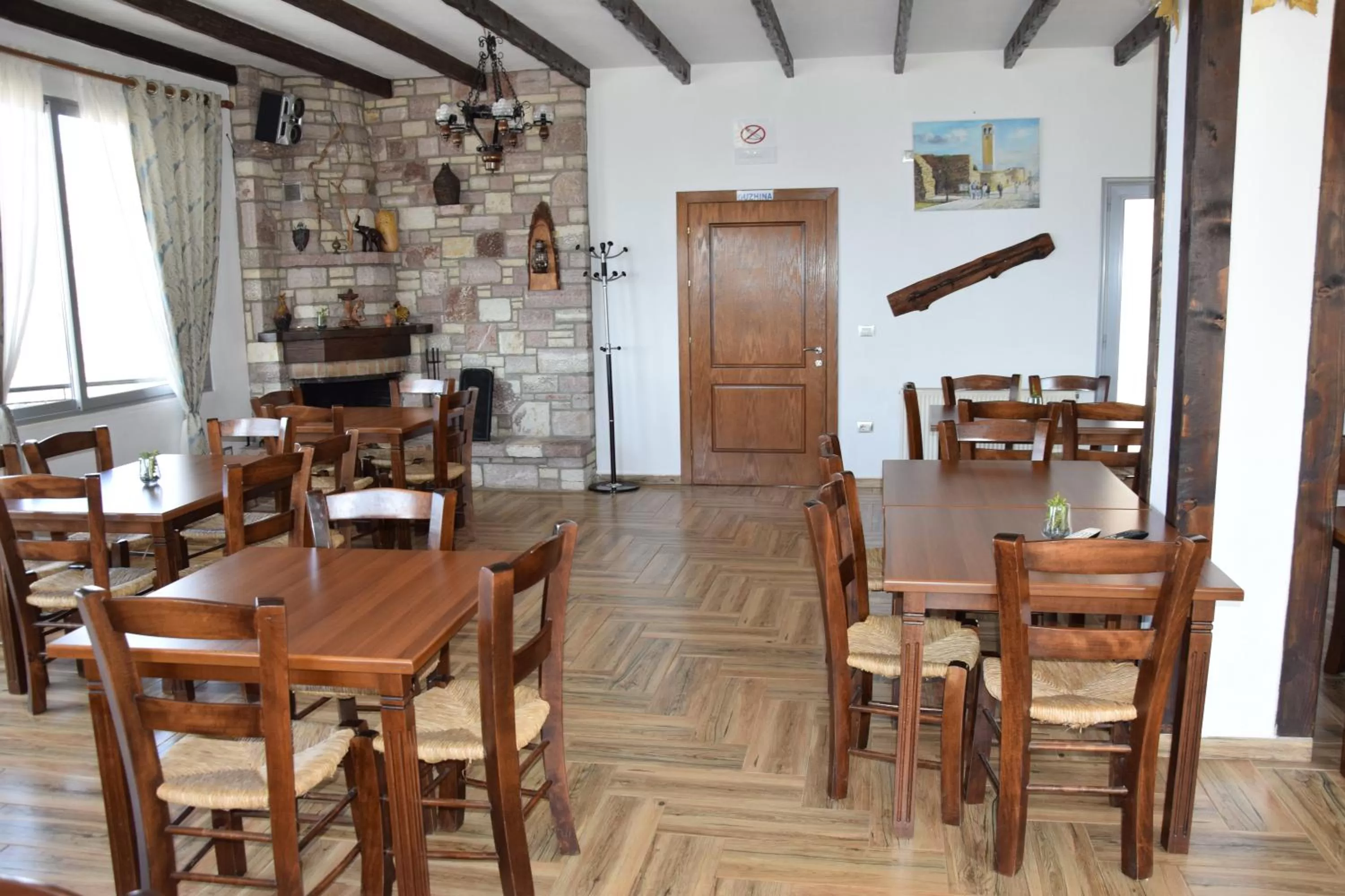 Restaurant/Places to Eat in Sofra E Shpatit
