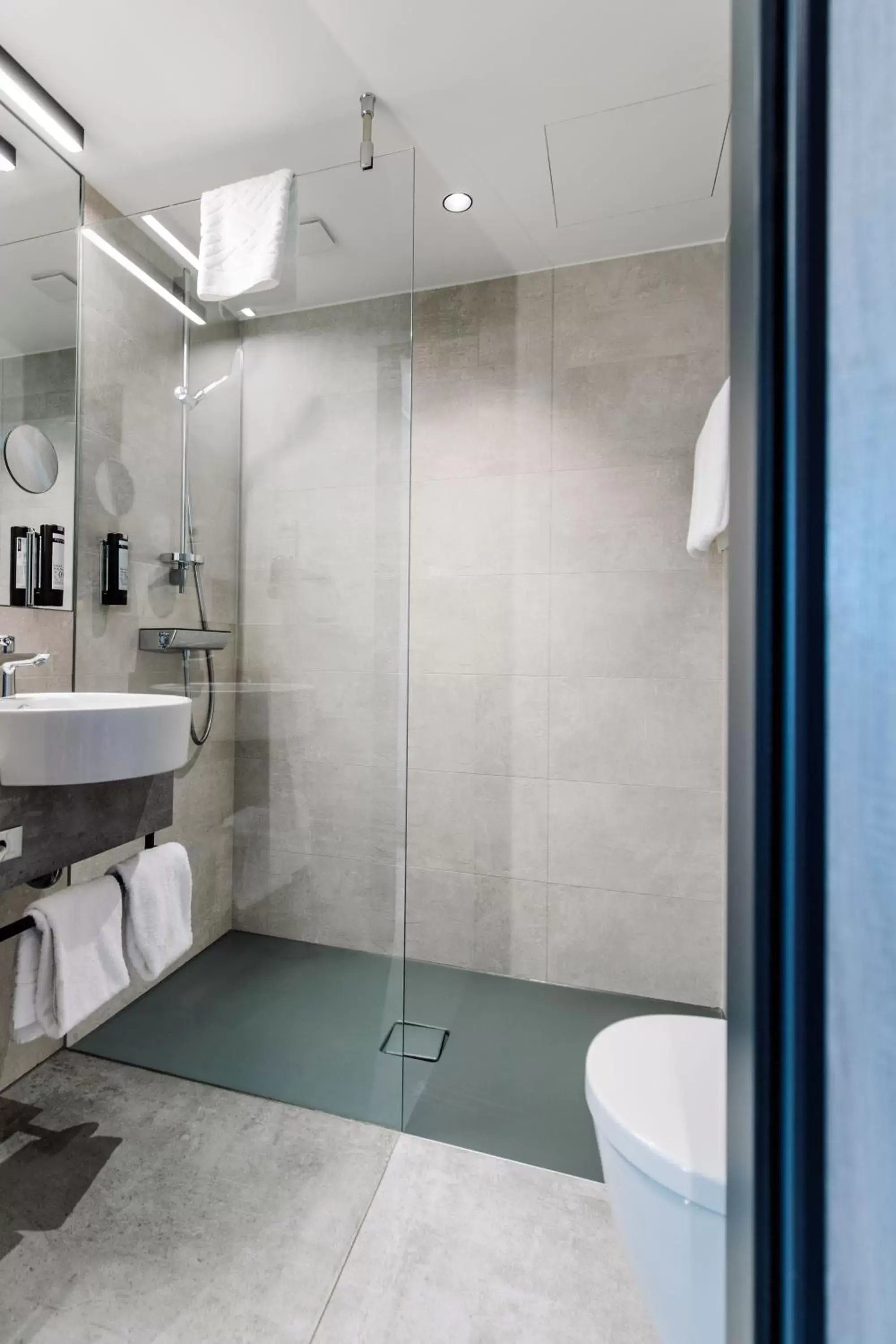 Standard Triple Room in Hotel Rainers21 Standard Triple Room in Hotel Rainers21