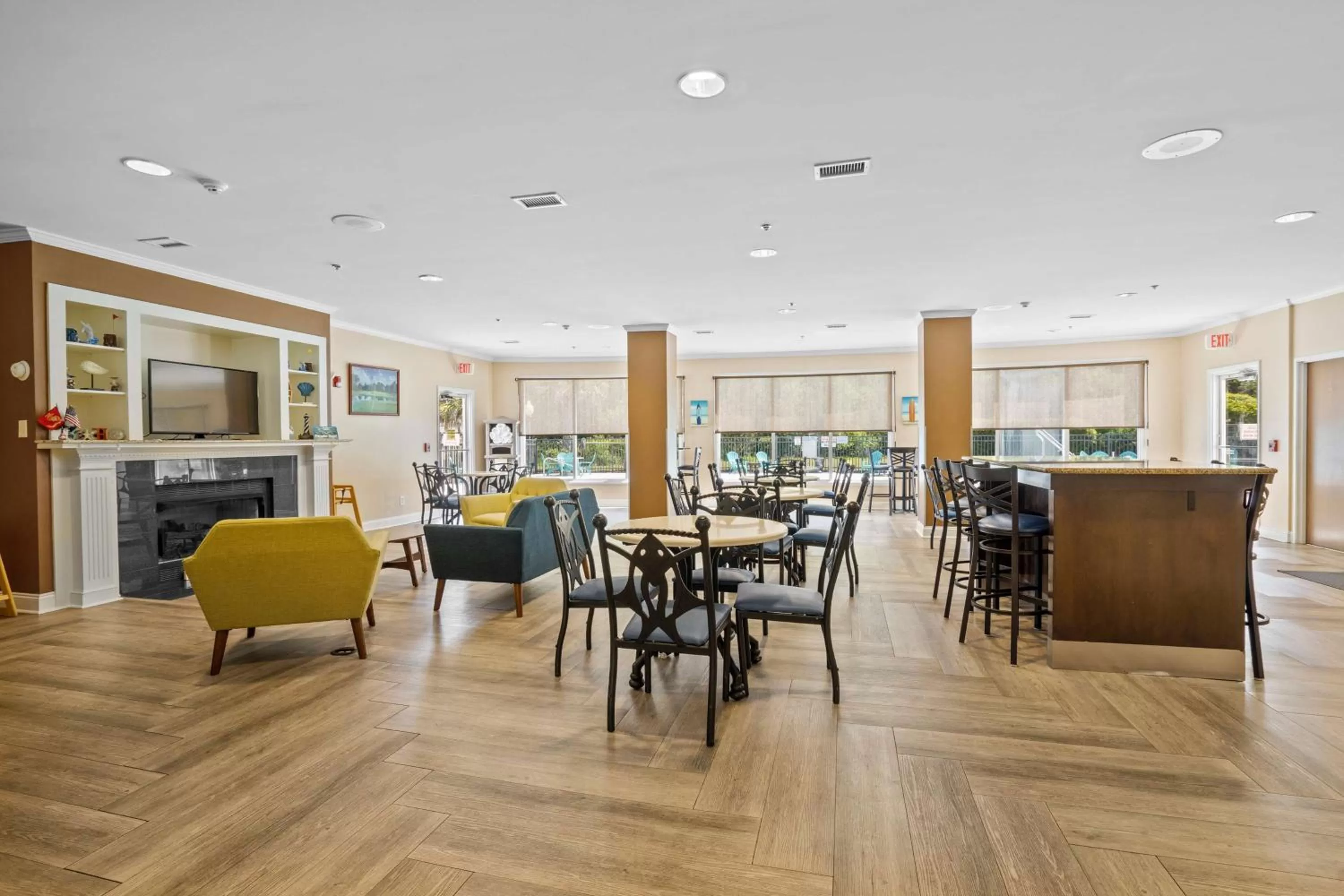 Breakfast in Blue Water Inn & Suites BW Signature Collection