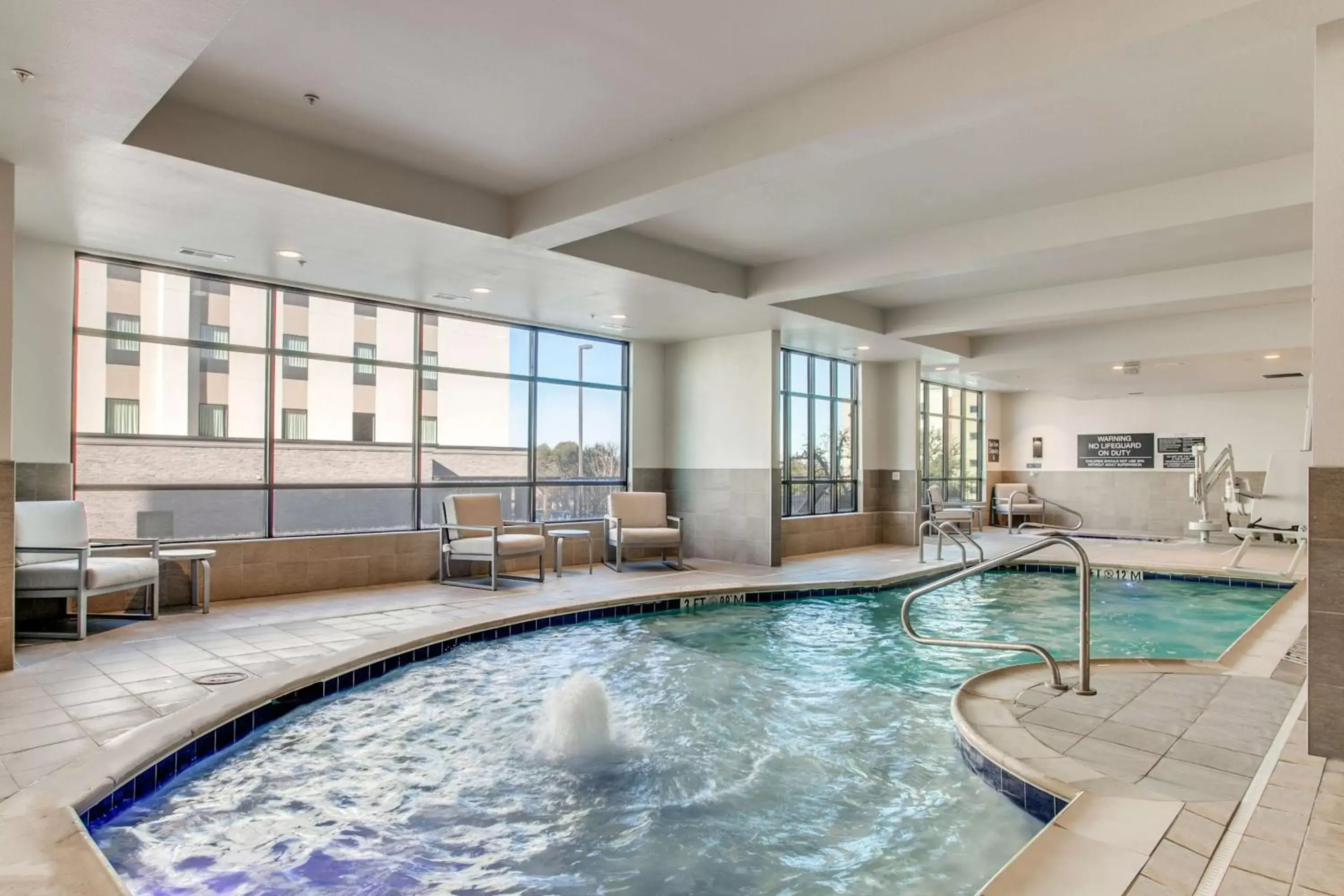Pool view, Swimming Pool in Hilton Garden Inn Dallas-Central Expy/North Park Area, Tx