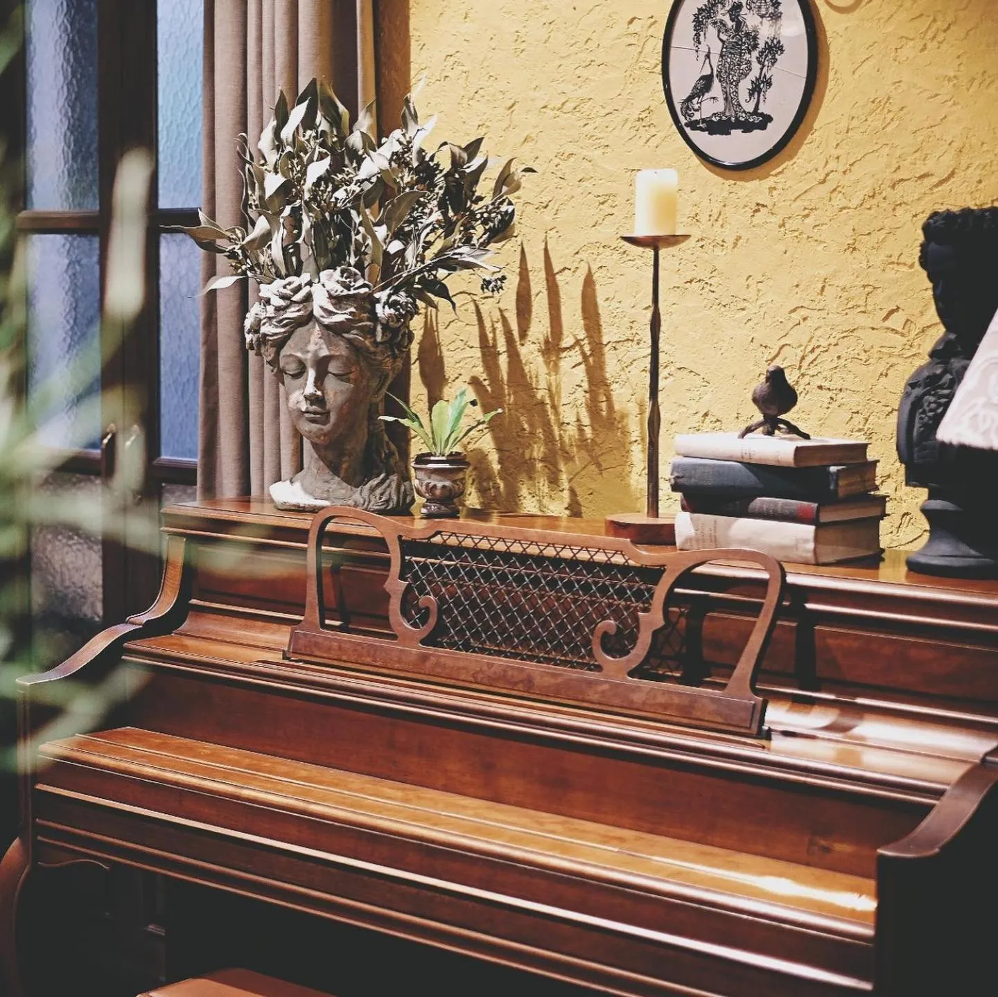 Restaurant/places to eat in Abloom Exclusive Serviced Apartments