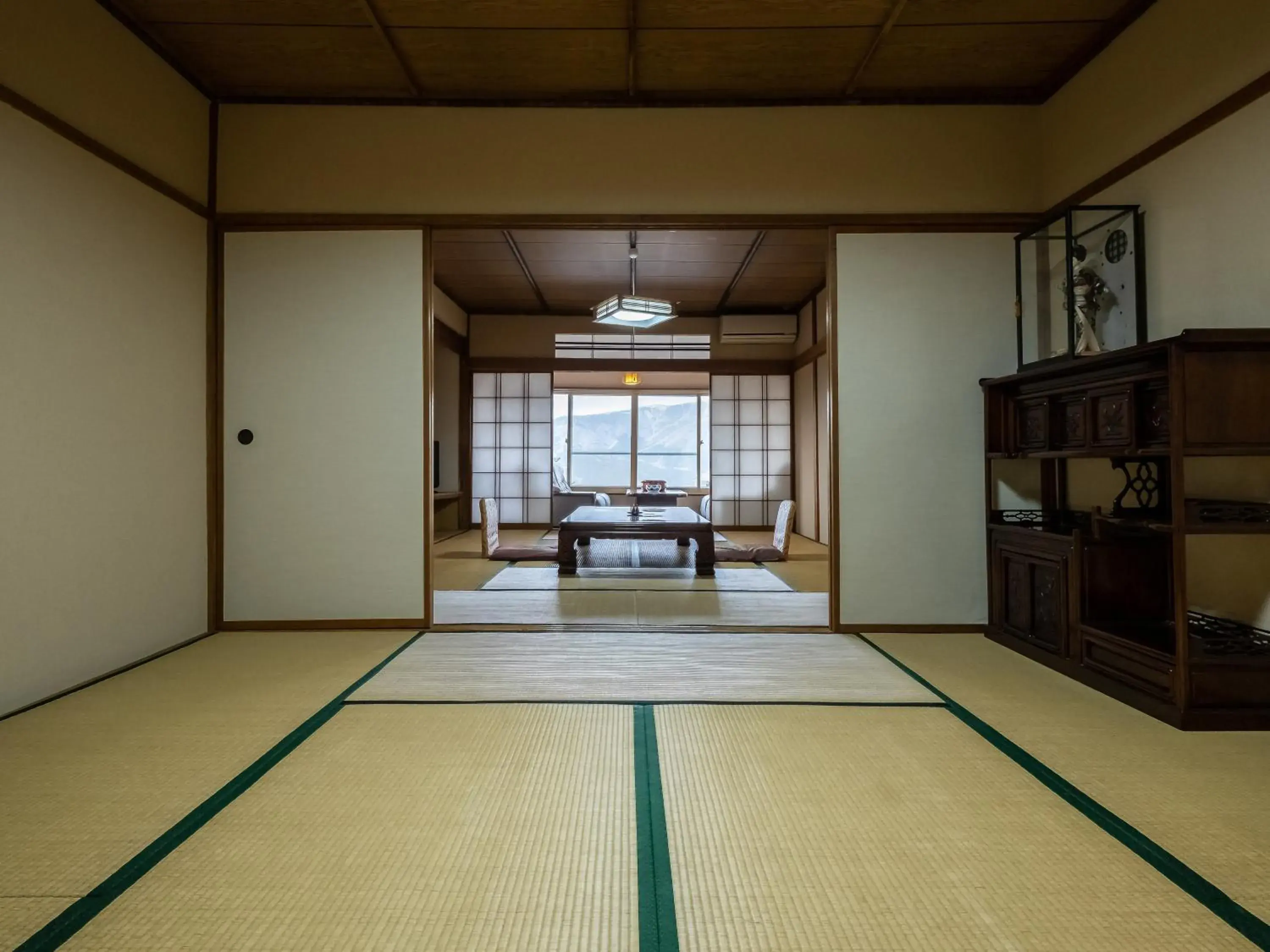 Photo of the whole room in Hakone Shirayunoyado Yamadaya Ryokan