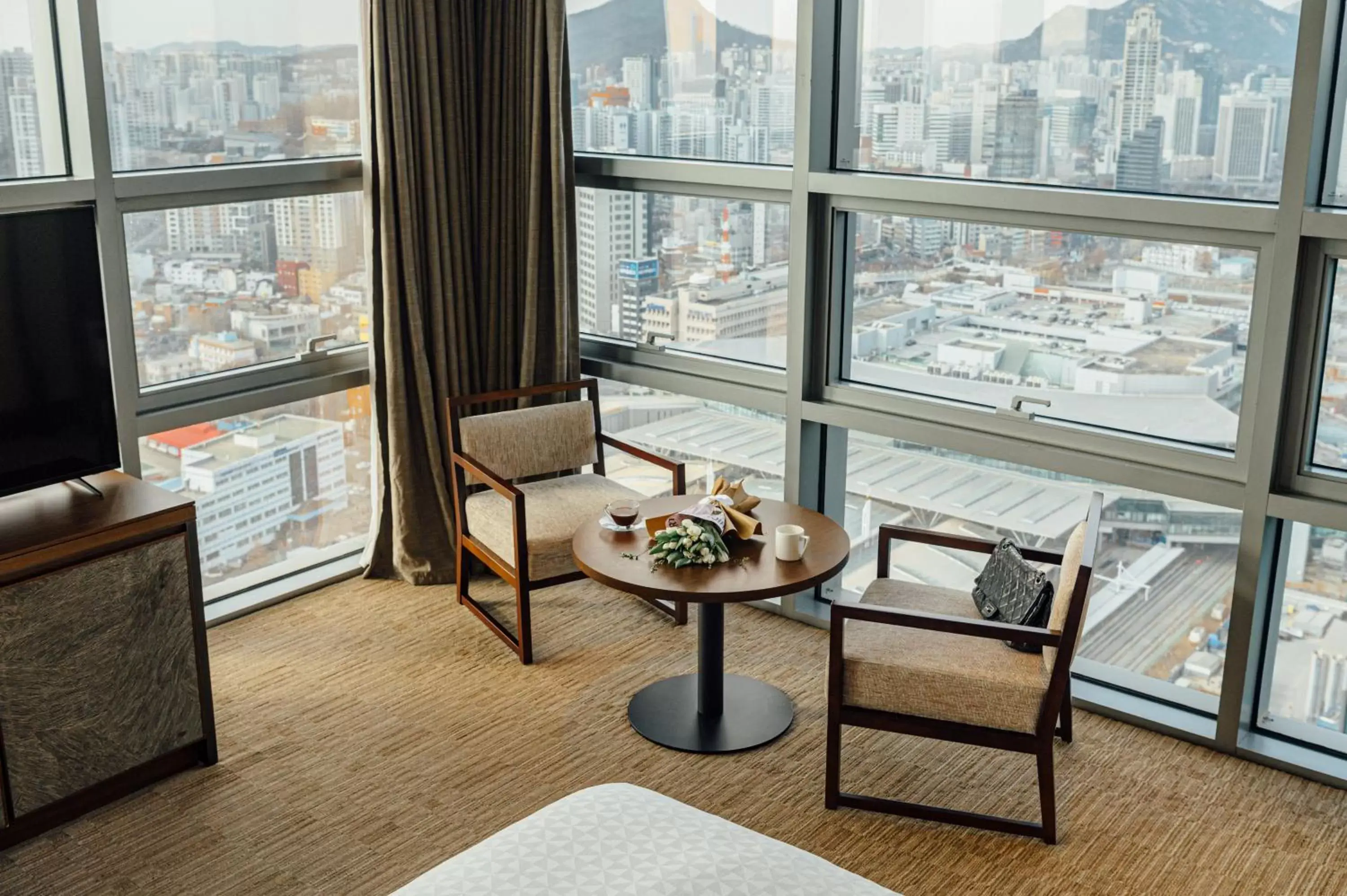 View (from property/room), Seating Area in Four Points by Sheraton Josun, Seoul Station