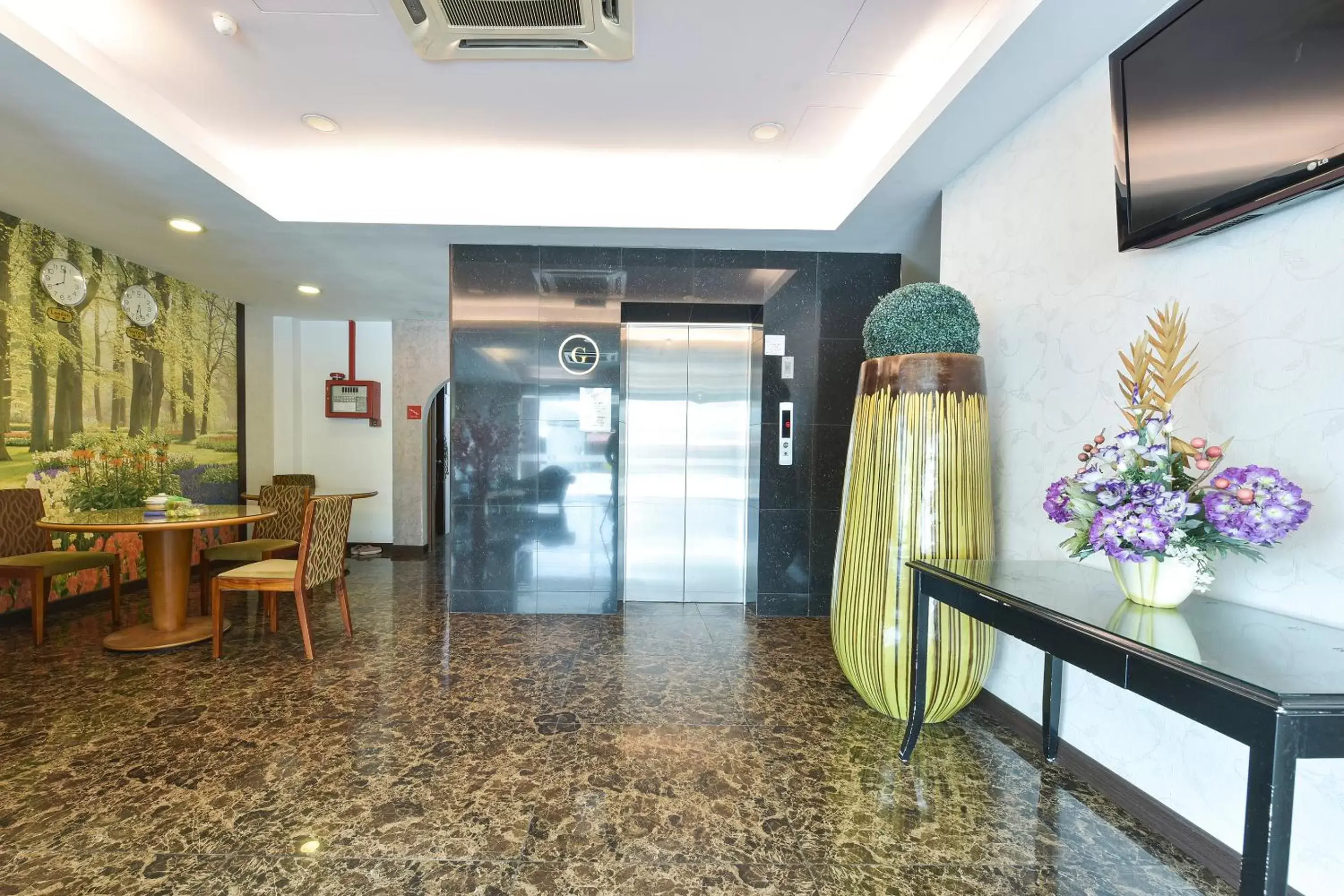 Lobby or reception, Lobby/Reception in Capital O 516 Grand CT Hotel