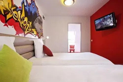 Bedroom, Bed in ibis Styles Saint Brieuc Gare Centre