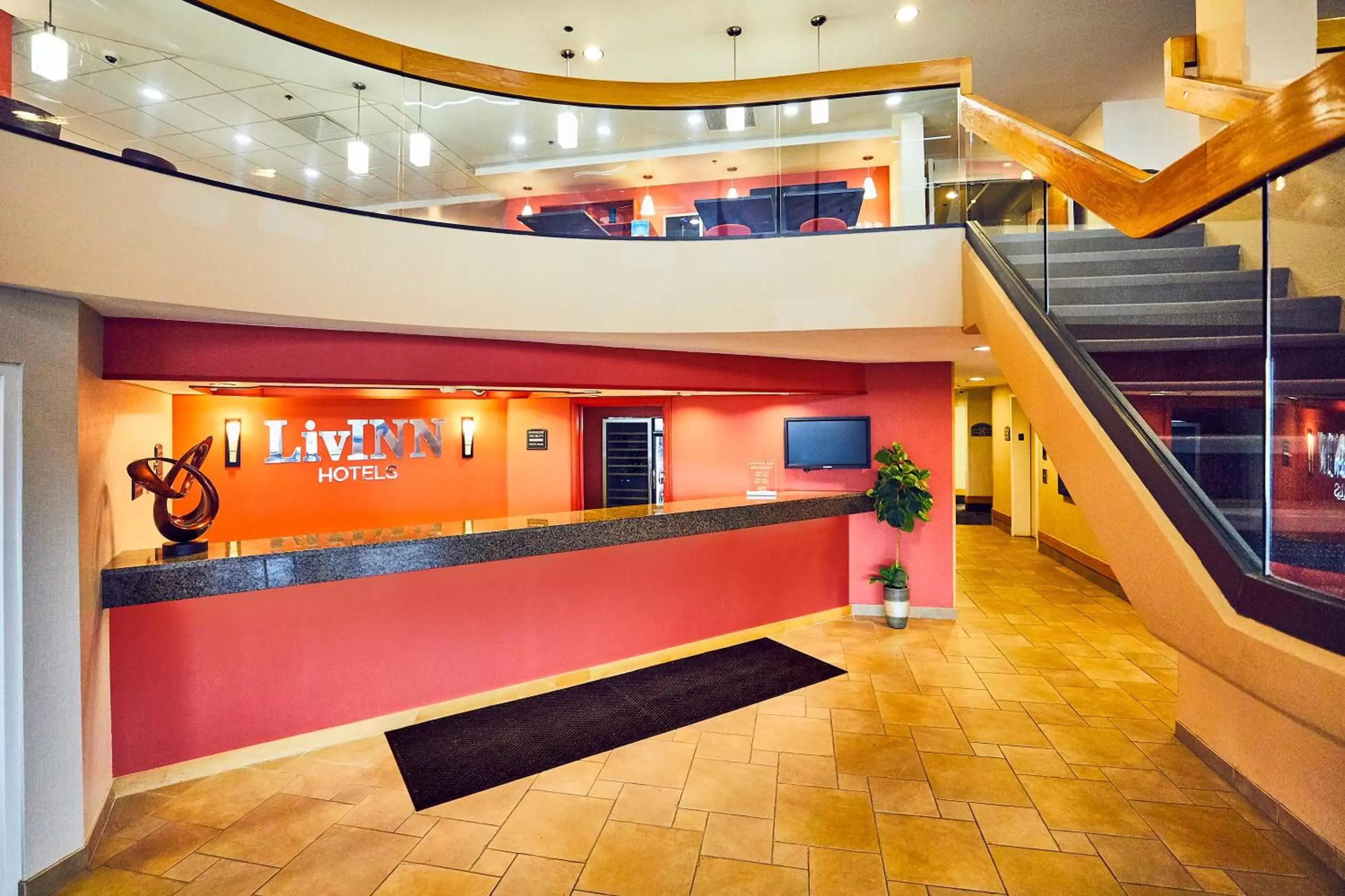 Lobby or reception, Lobby/Reception in LivINN Hotel Cincinnati North/ Sharonville