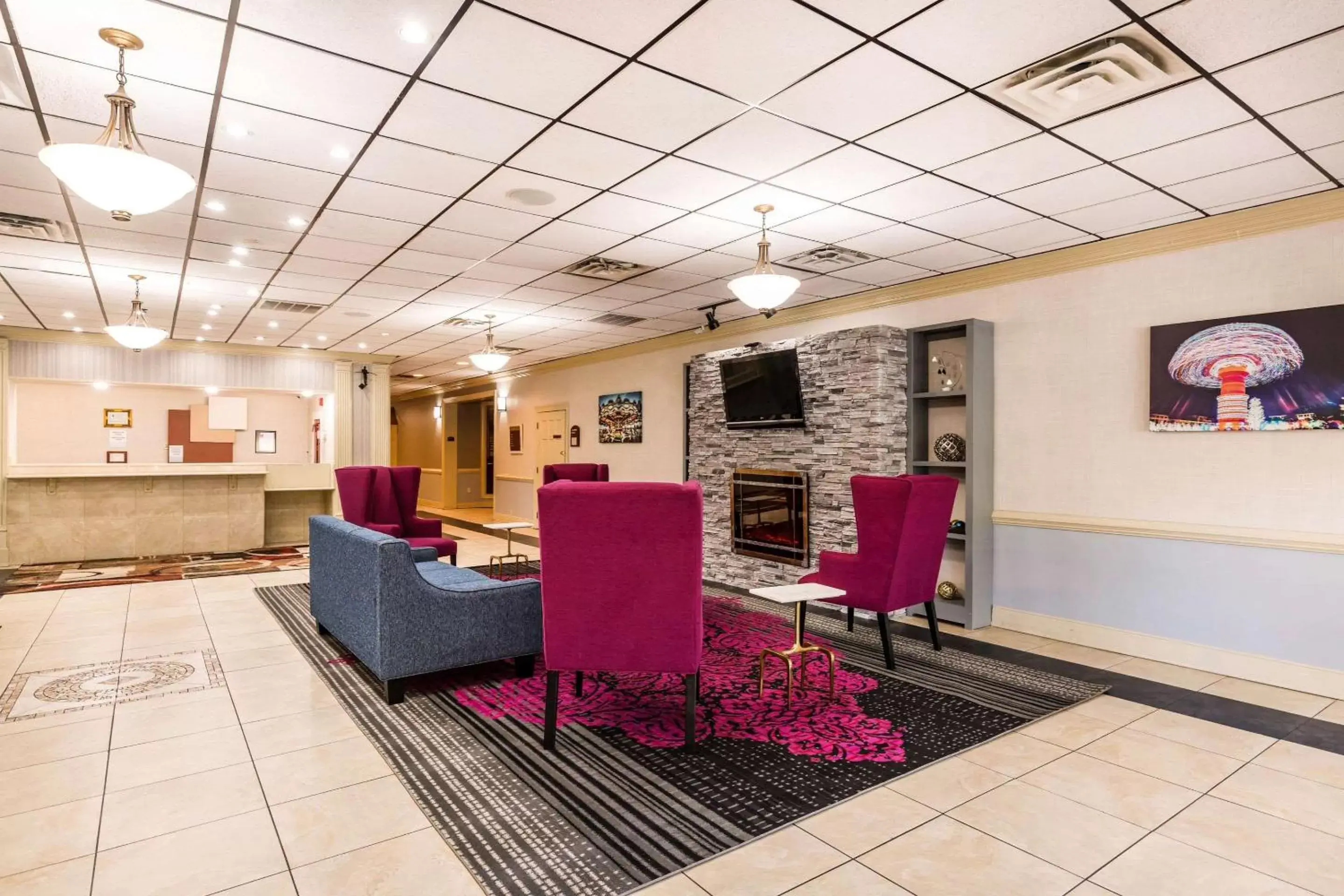 Lobby or reception in Clarion Hotel Williamsburg I-64