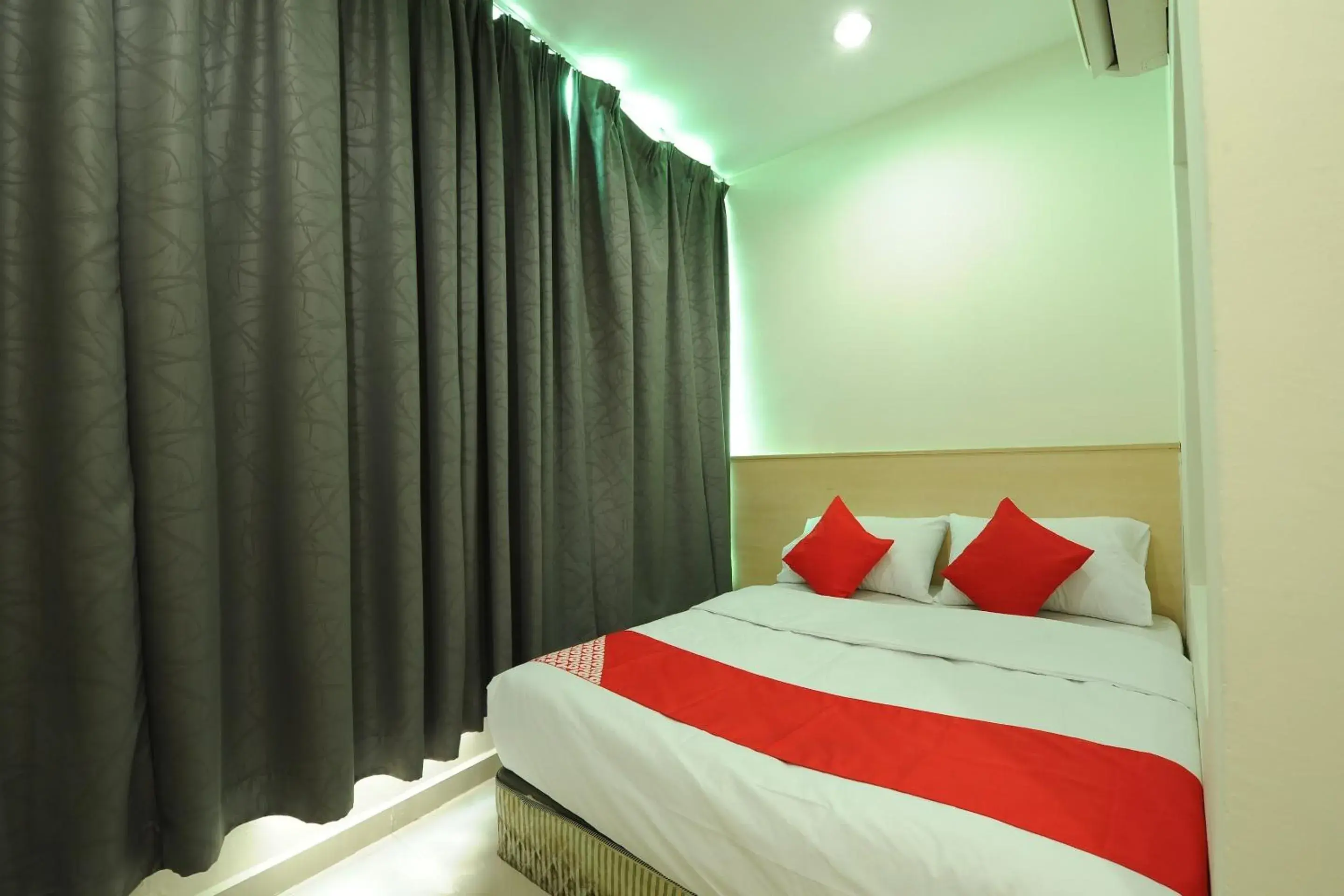 Bedroom, Bed in OYO 1055 Batu Caves Star Hotel