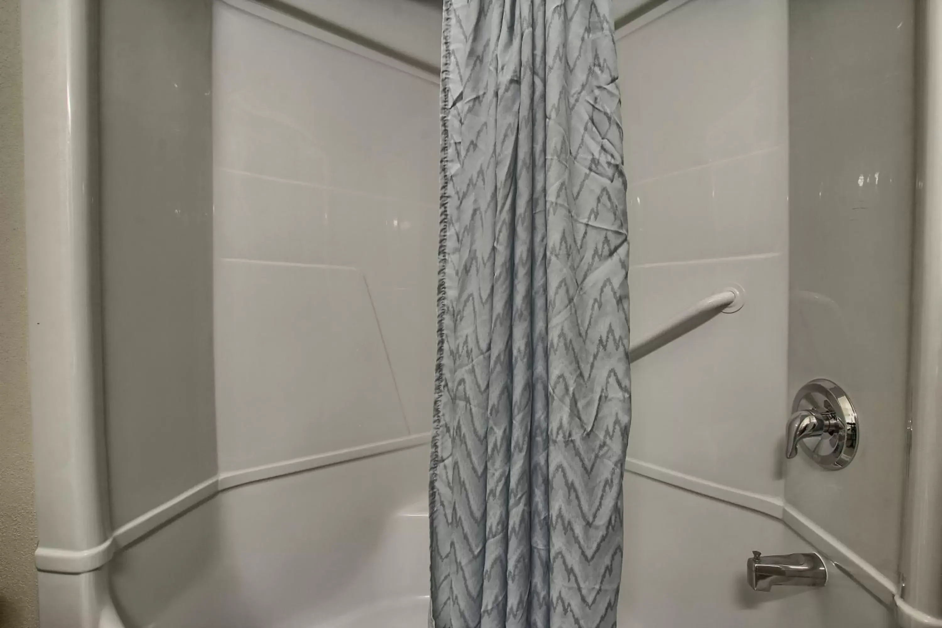 Bathroom in Motel 6-London, ON - Ontario