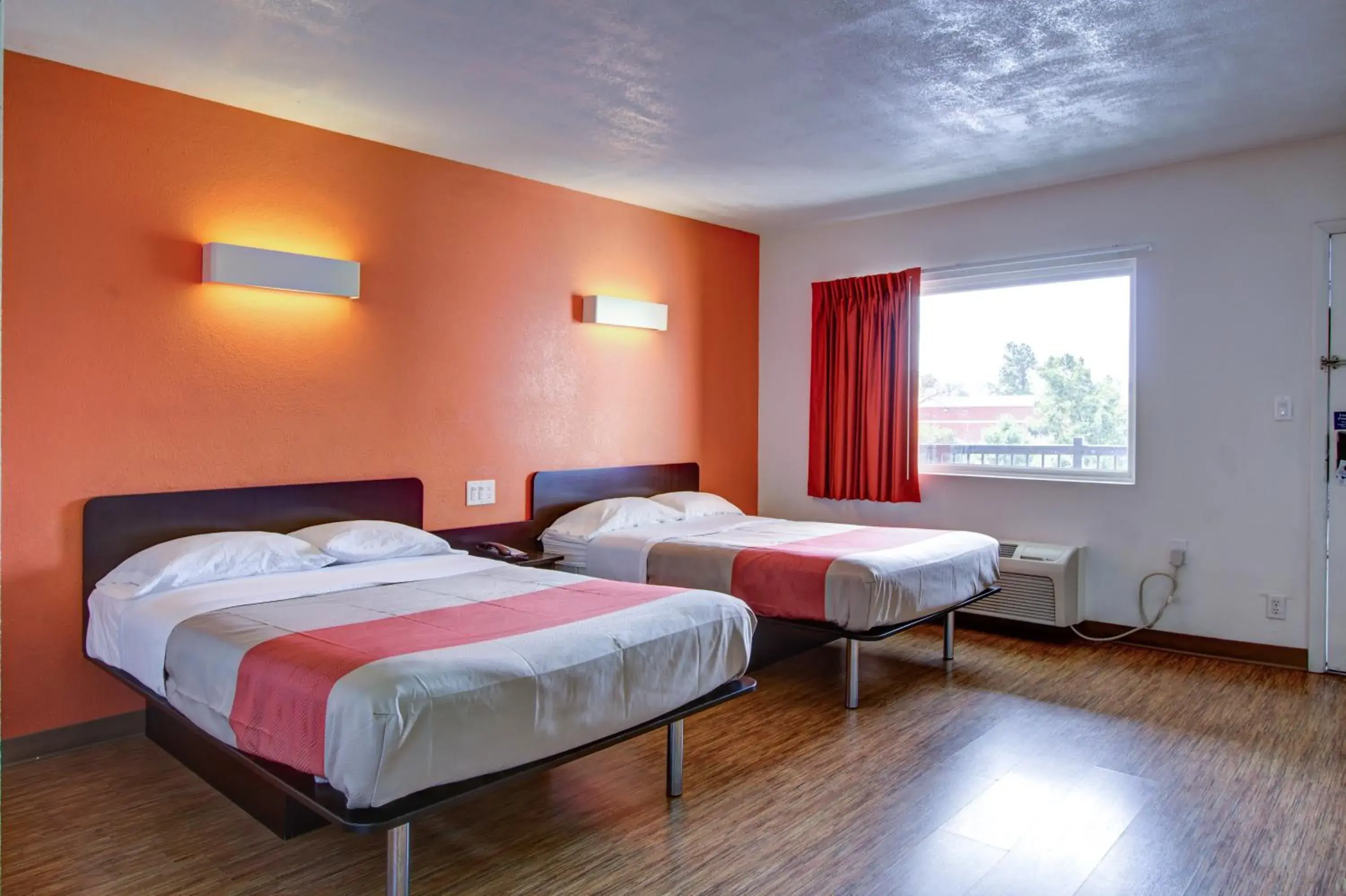 Bedroom, Bed in Motel 6-Richfield, OH Bedroom, Bed in Motel 6-Richfield, OH