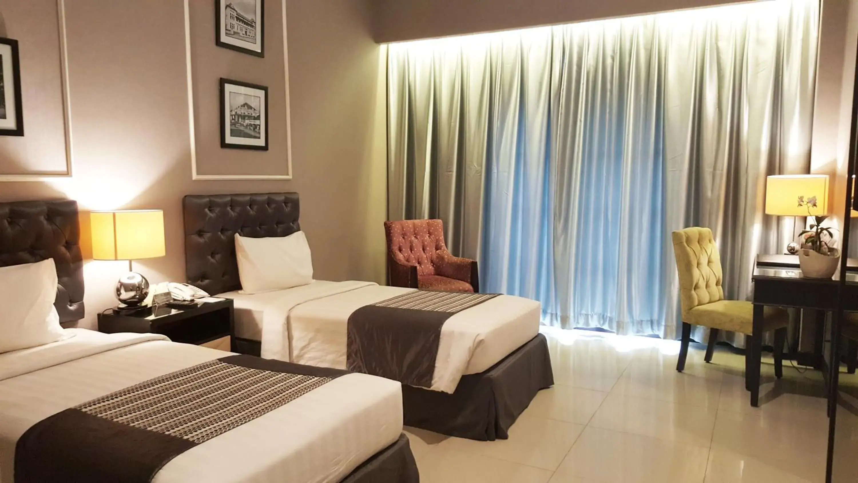 Photo of the whole room, Bed in The Mirah Bogor Hotel