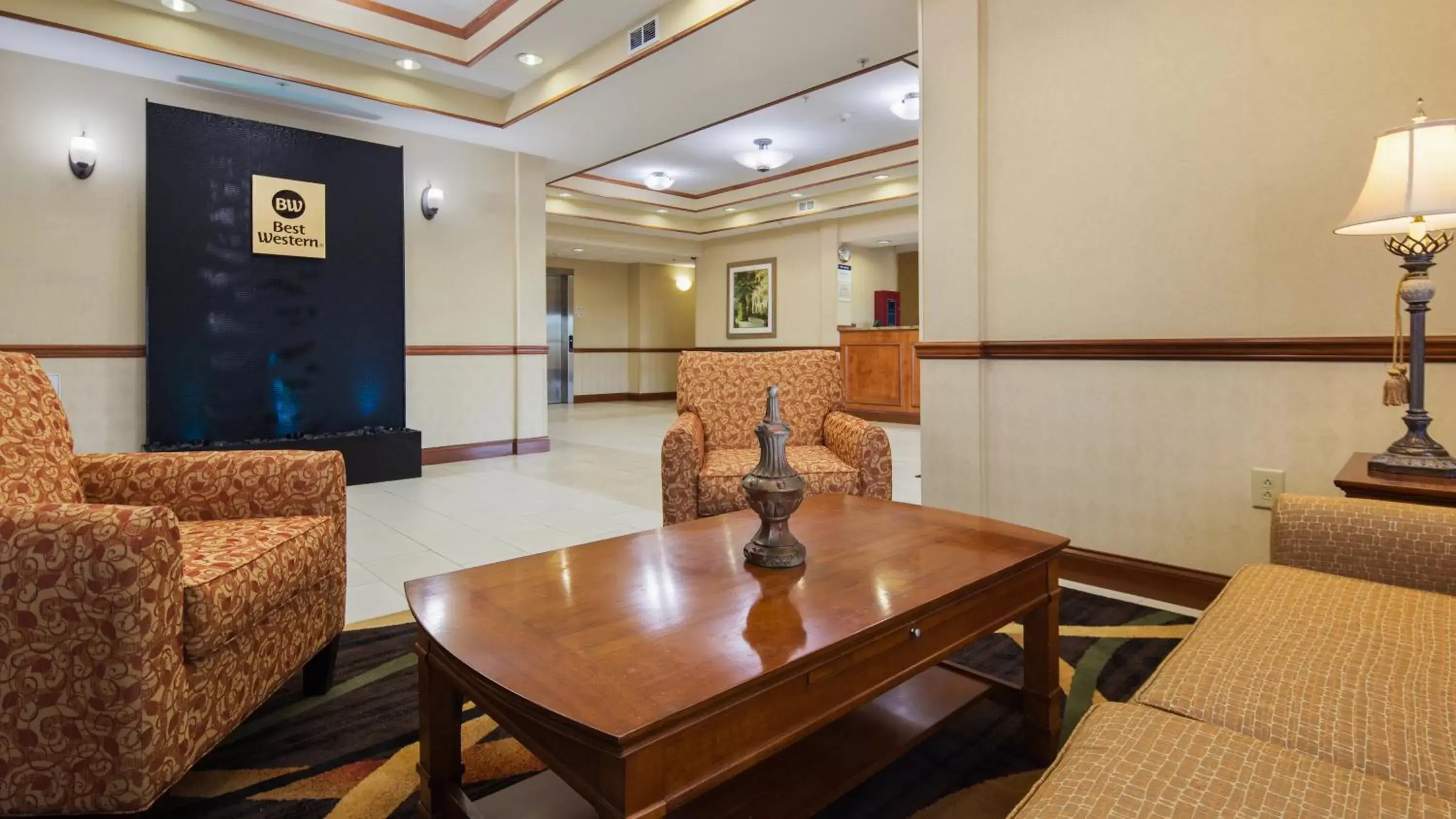 Lobby or reception in Best Western Executive Inn - Latta