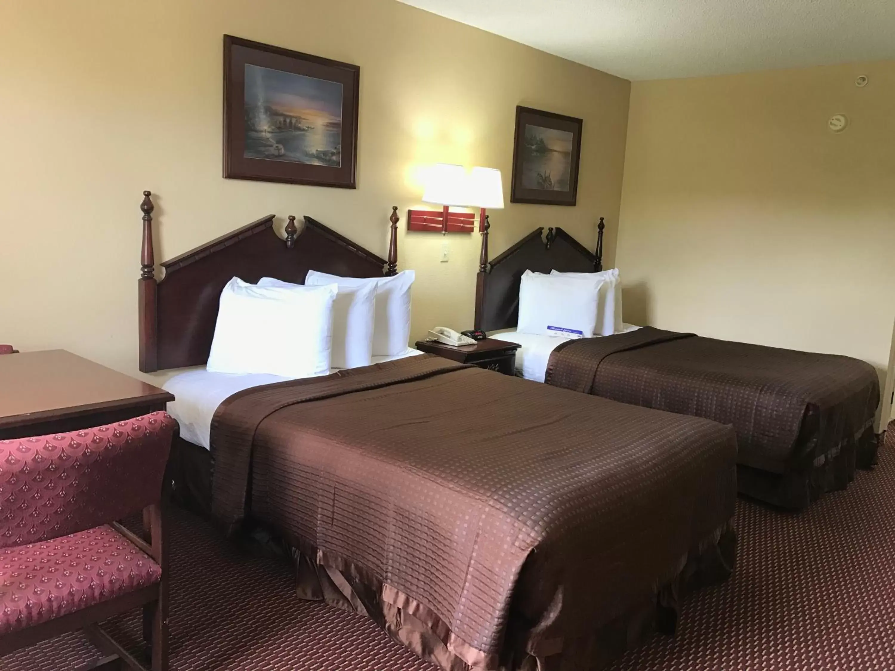 Bed in Americas Best Value Inn & Suites - Little Rock - Maumelle