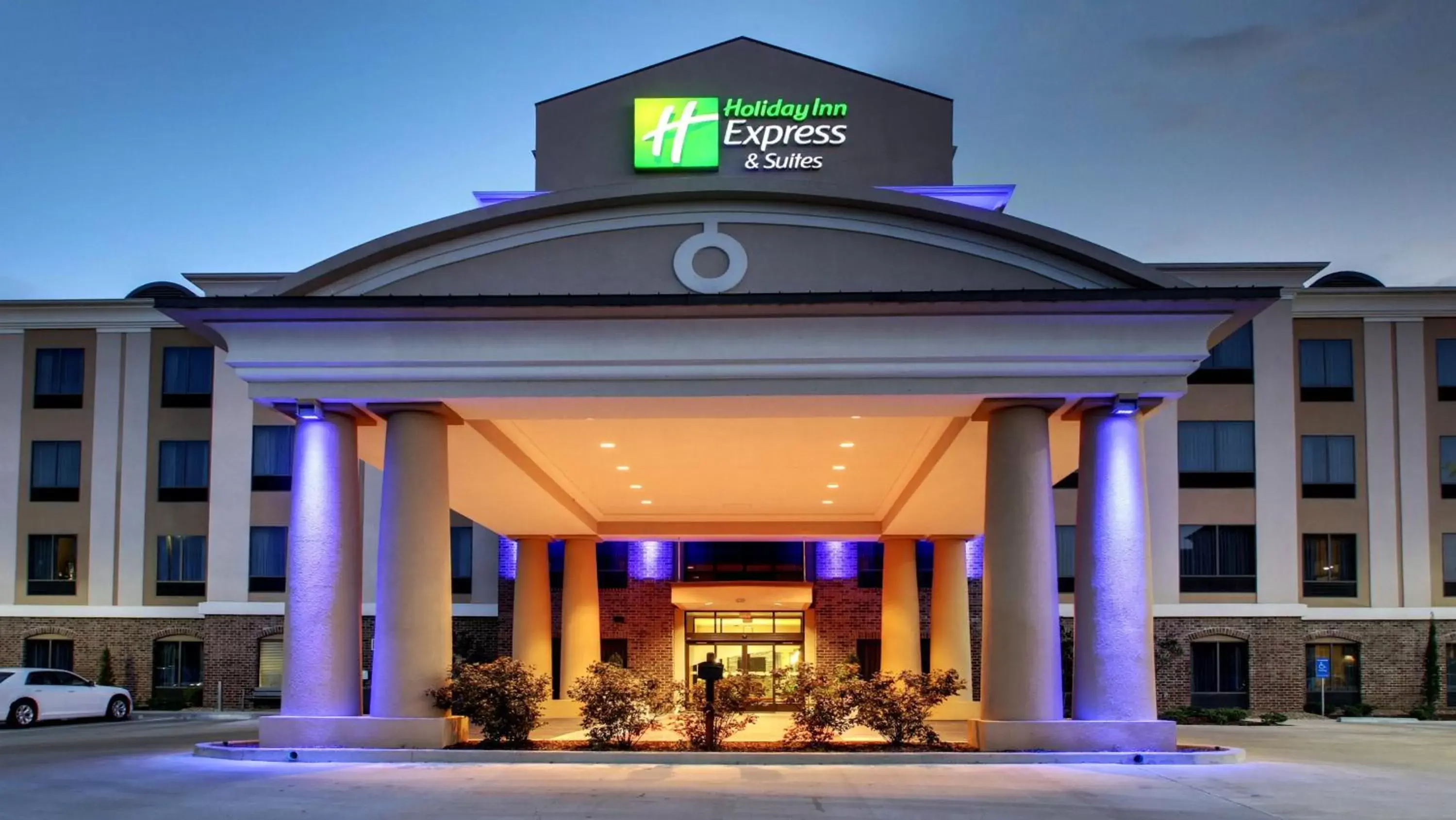 Property Building in Holiday Inn Express Natchez South West, an IHG Hotel