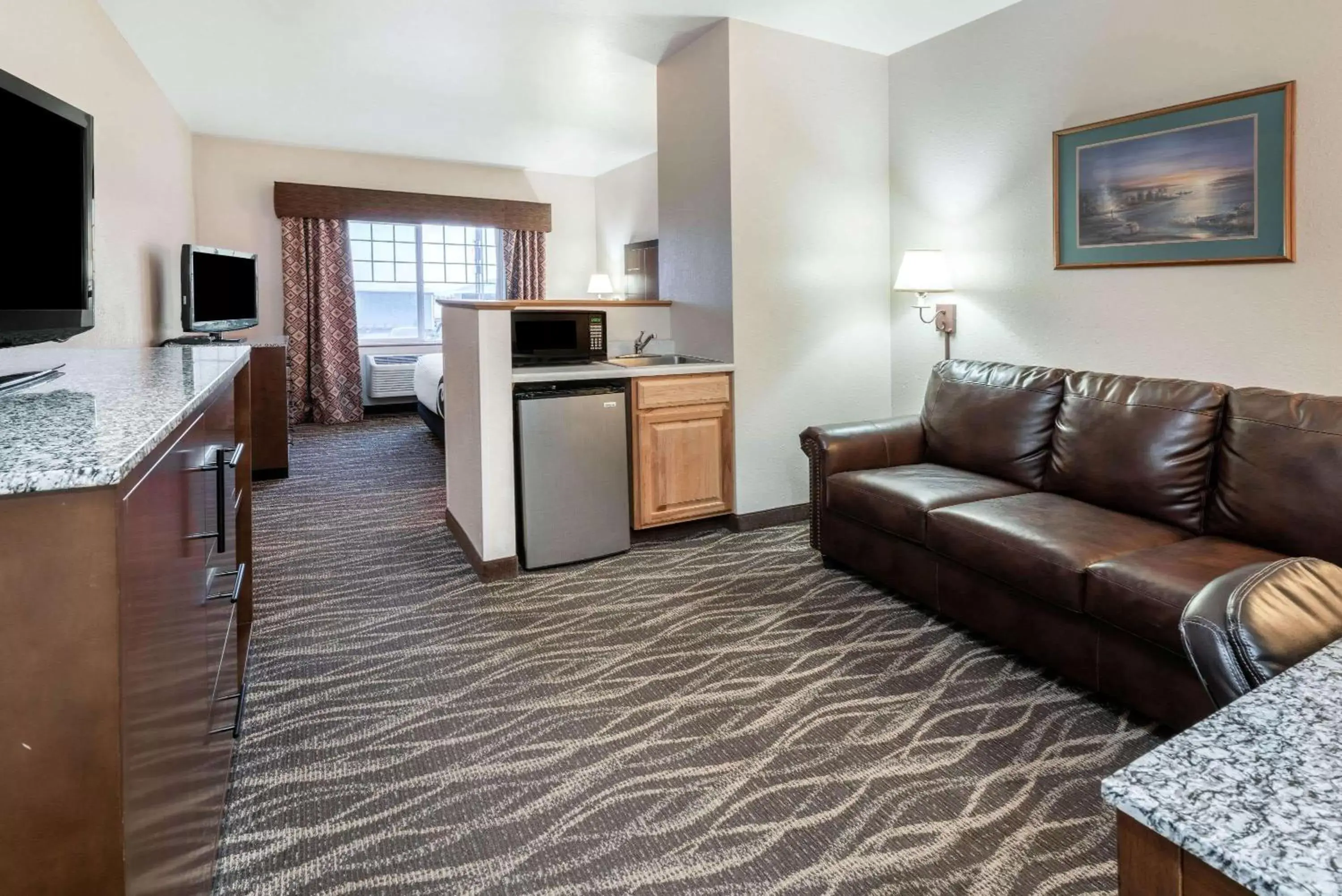 Photo of the whole room, Kitchen/Kitchenette in La Quinta by Wyndham Belgrade - Bozeman Airport