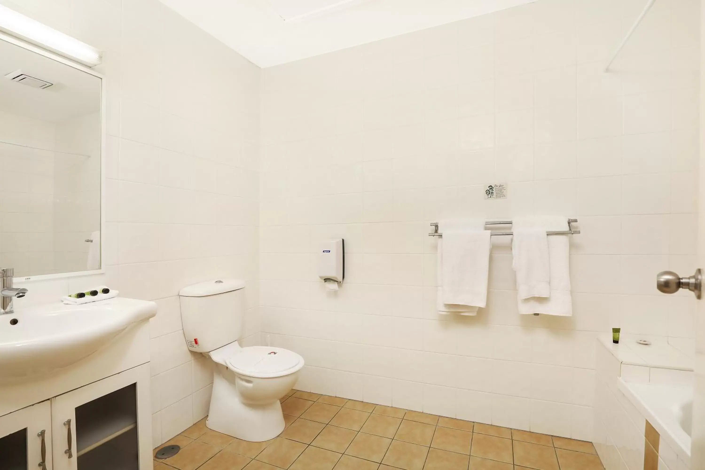 Toilet, Bathroom in Caboolture Riverlakes Boutique Motel