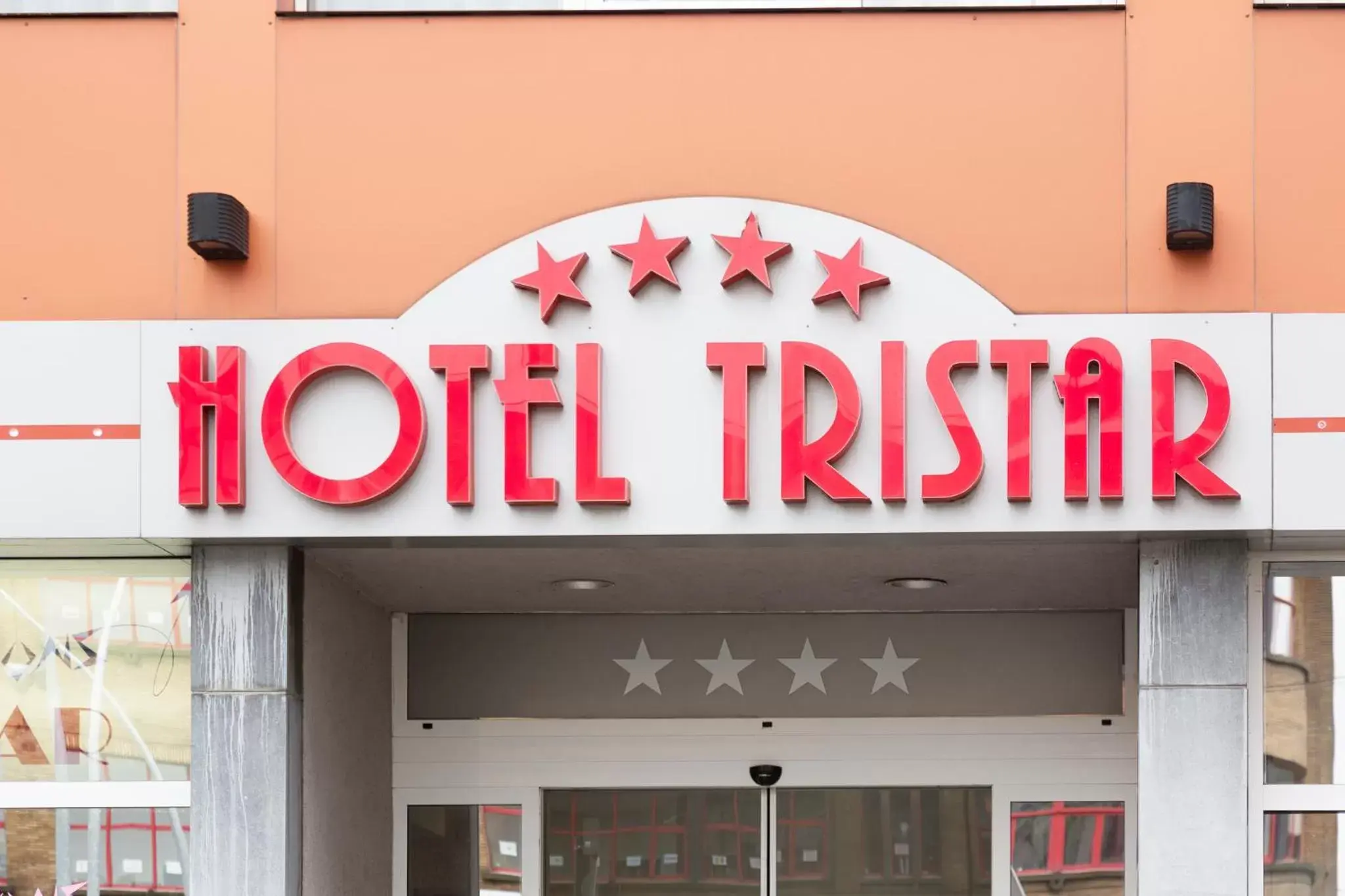 Facade/Entrance in Hotel Tristar