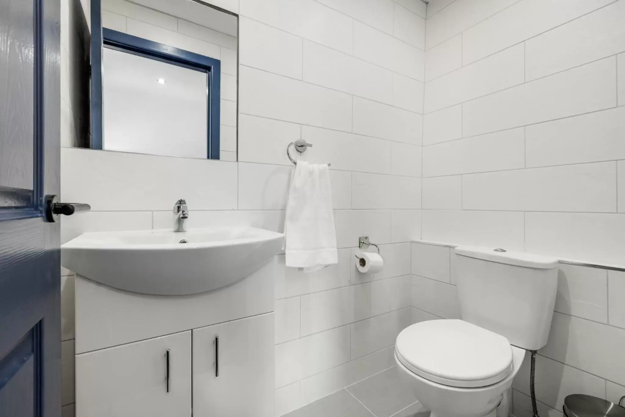 Bathroom in Crystal Towers Sasco Apartments