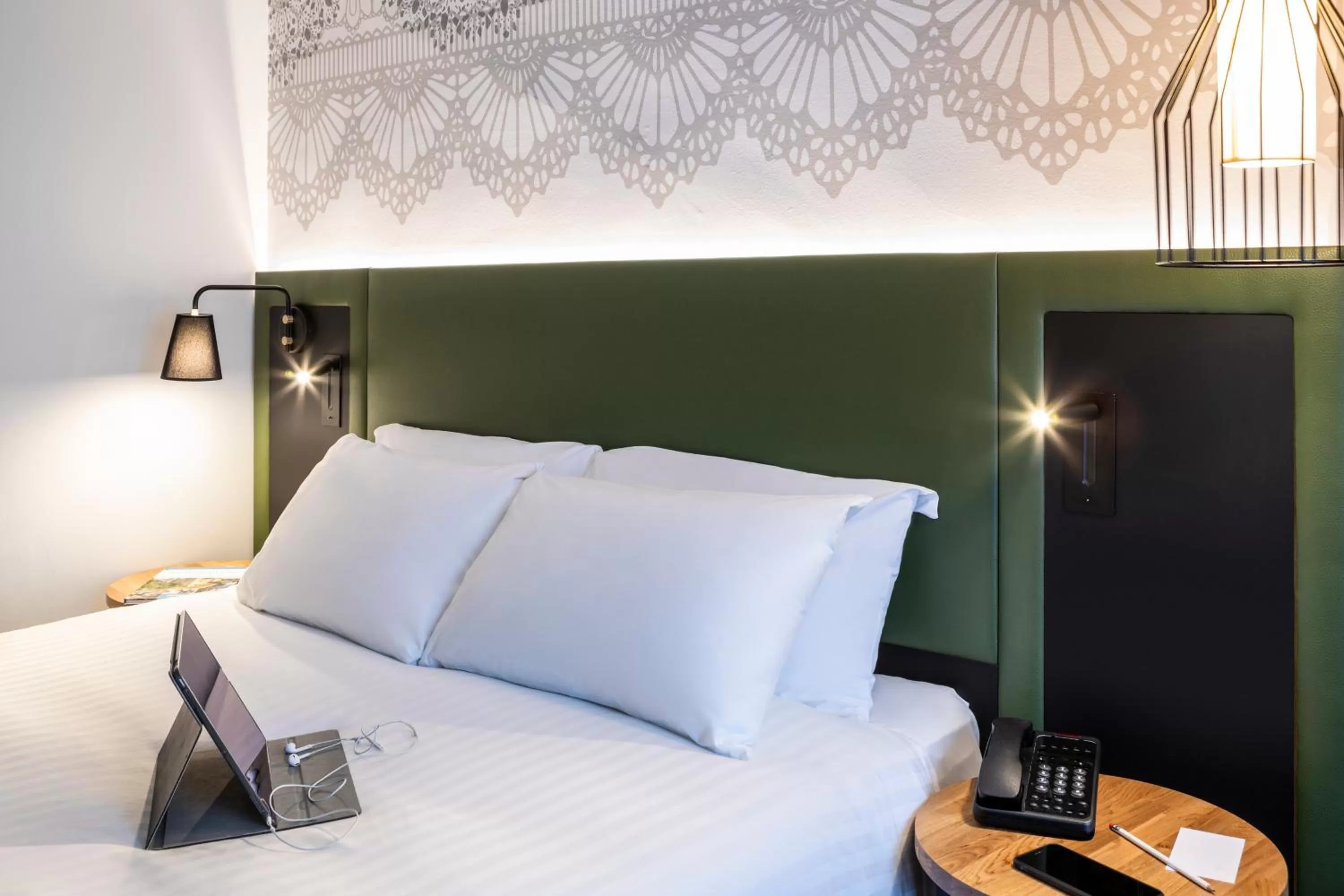 Bedroom, Bed in Mercure Nottingham Sherwood