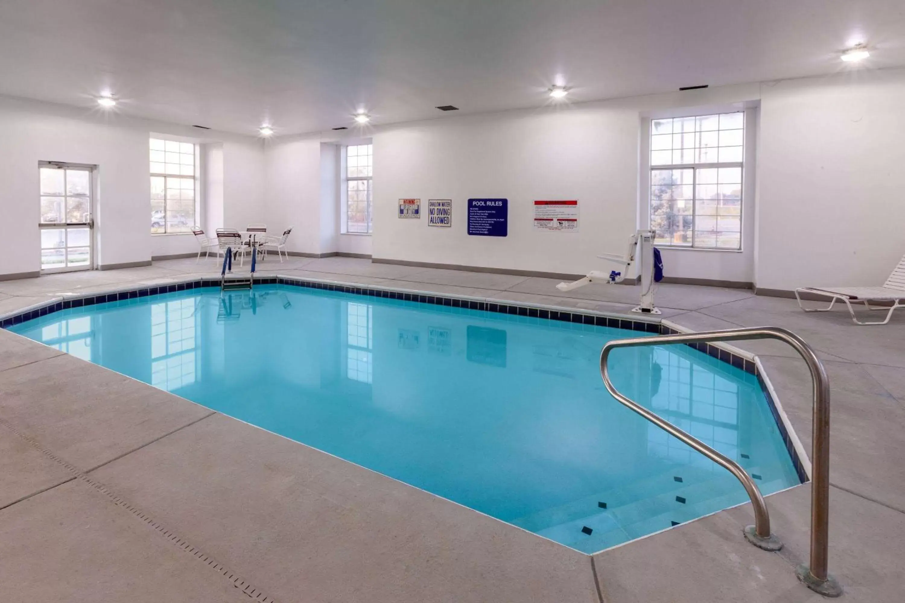 Pool view, Swimming Pool in Microtel Inn & Suites by Wyndham Sunbury - Columbus North