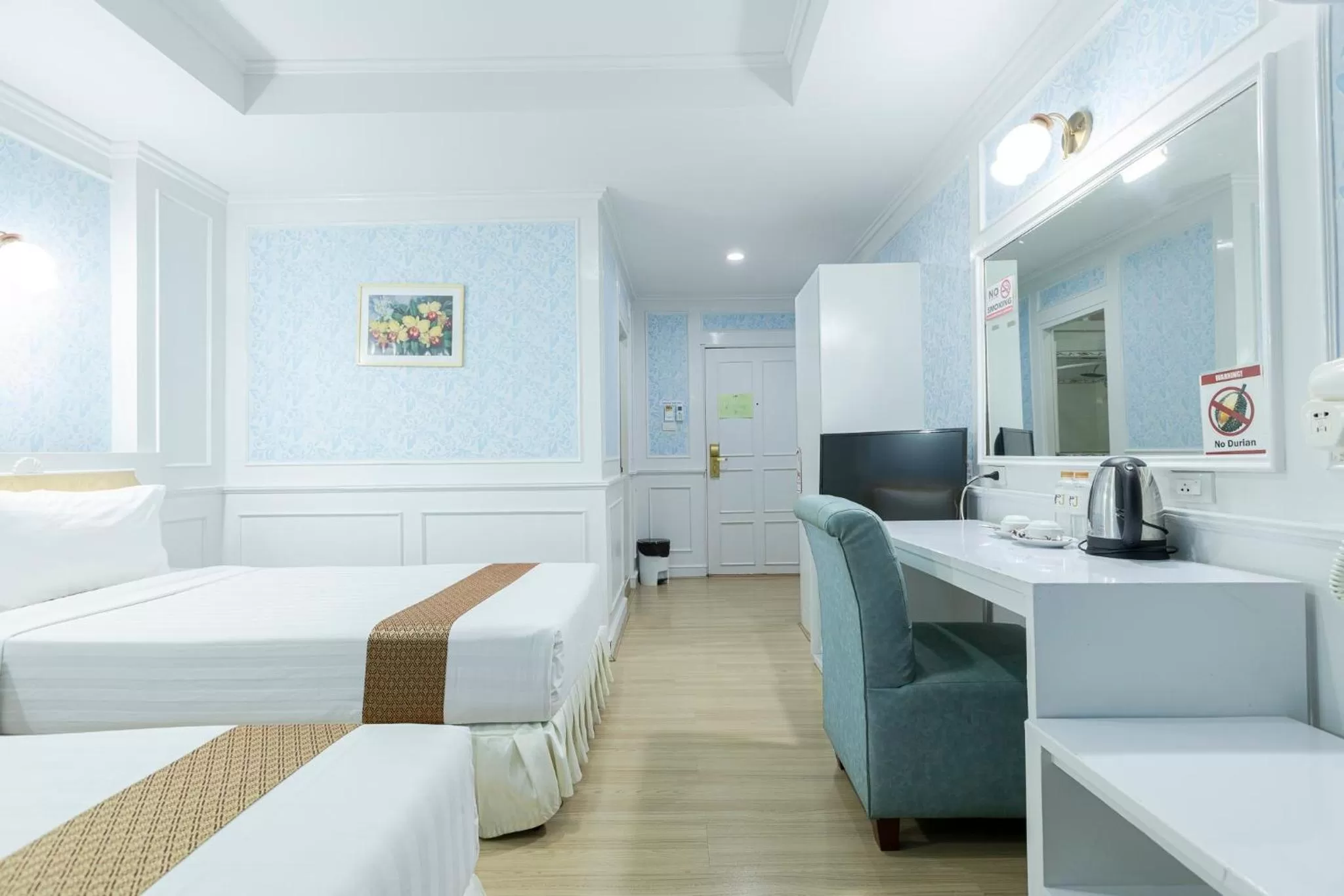 Bedroom, Bed in PJ Watergate Hotel