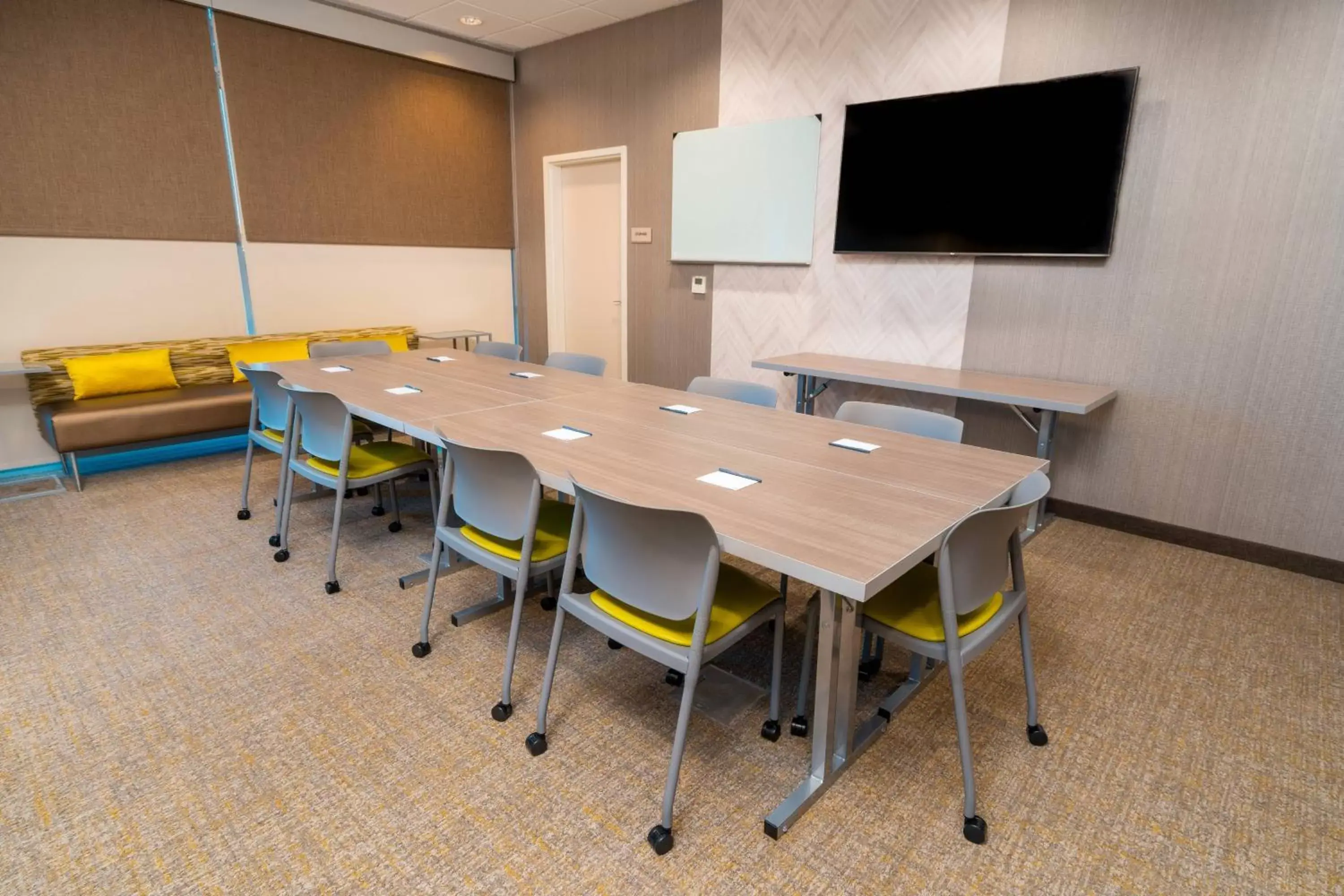 Meeting/conference room in SpringHill Suites by Marriott Newark Fremont