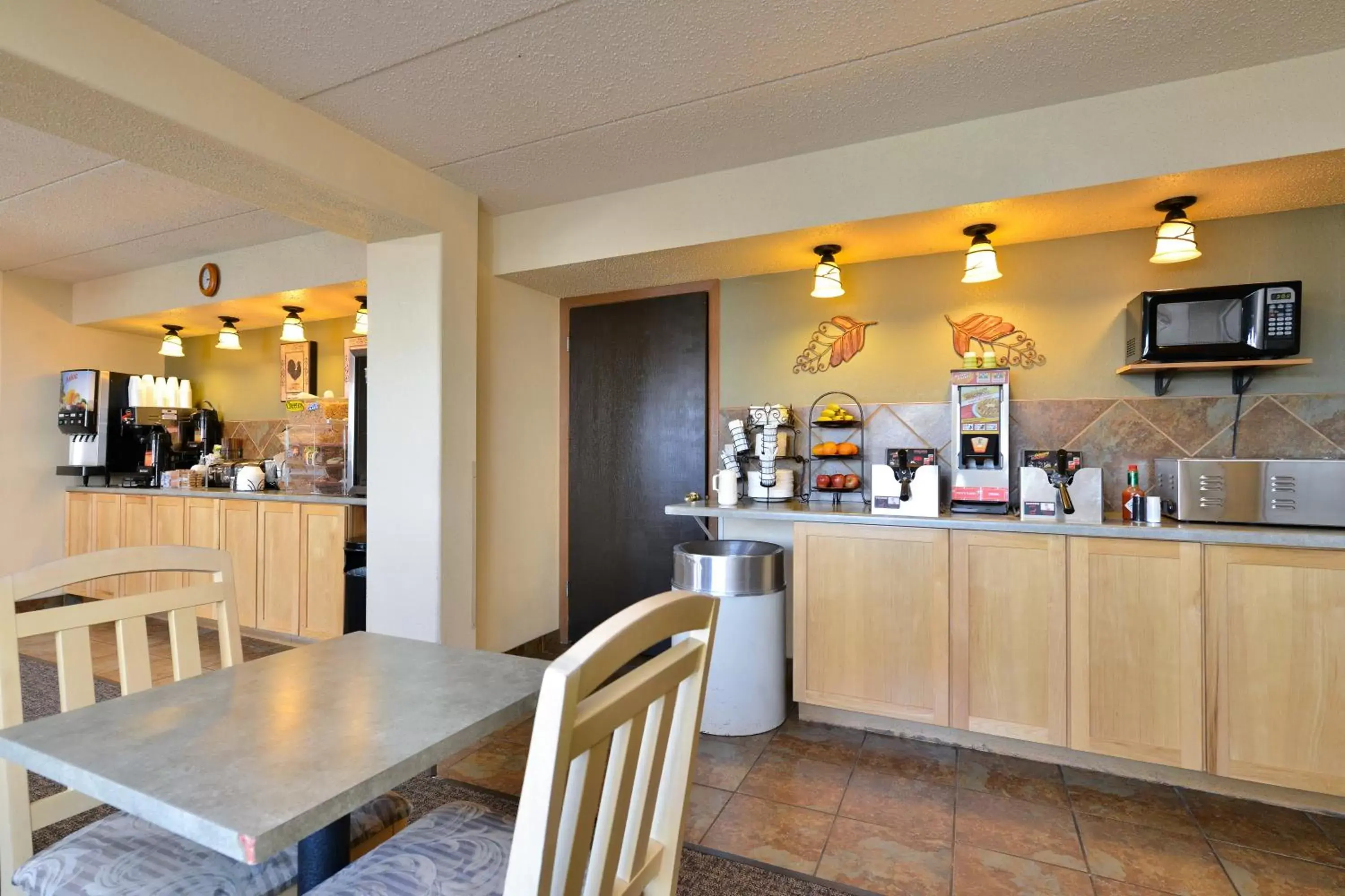 Food, Restaurant/Places to Eat in Super 8 by Wyndham Rapid City